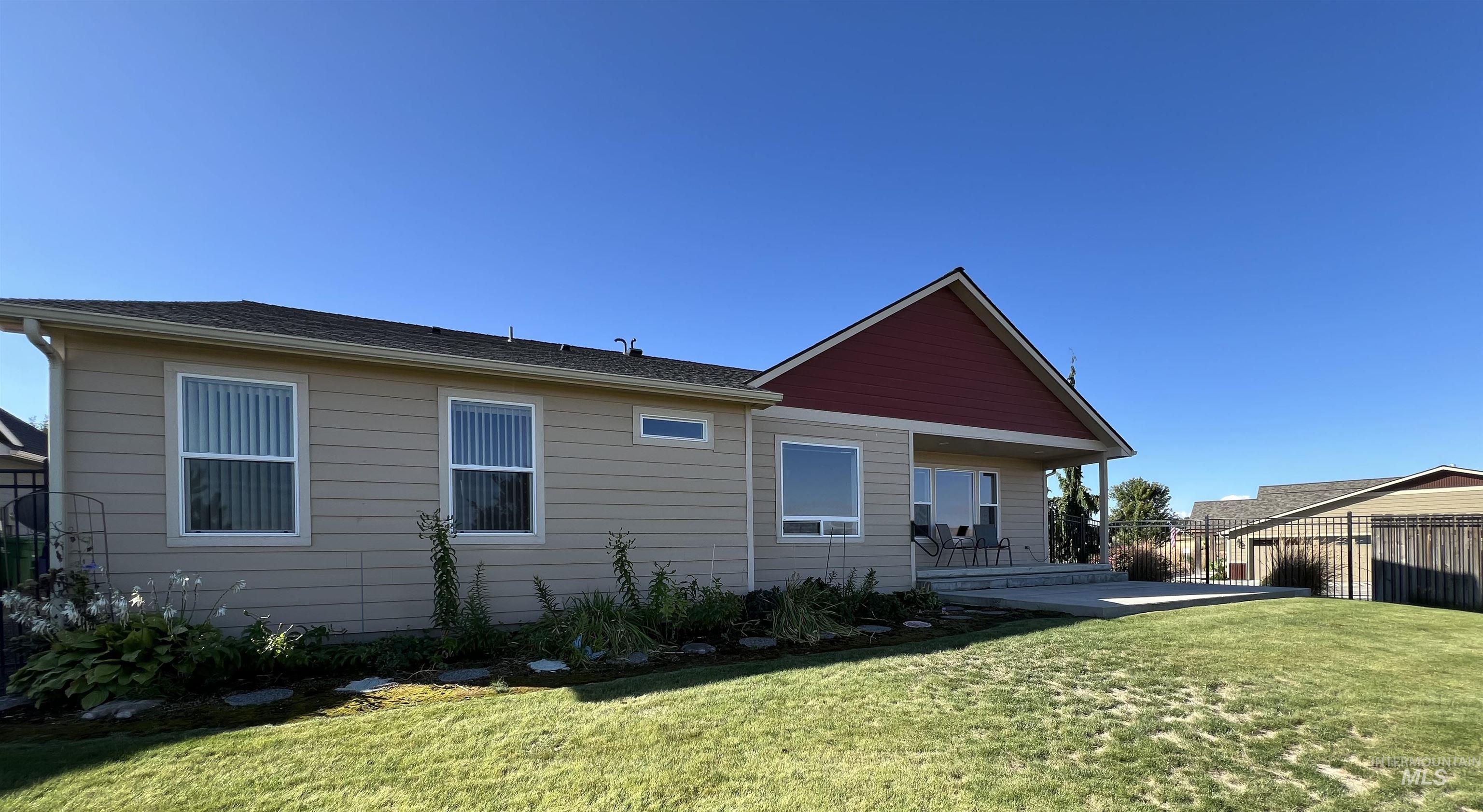 1705 Pioneer Dr., Lewiston, Idaho 83501, 3 Bedrooms, 2 Bathrooms, Residential For Sale, Price $547,000,MLS 99000038