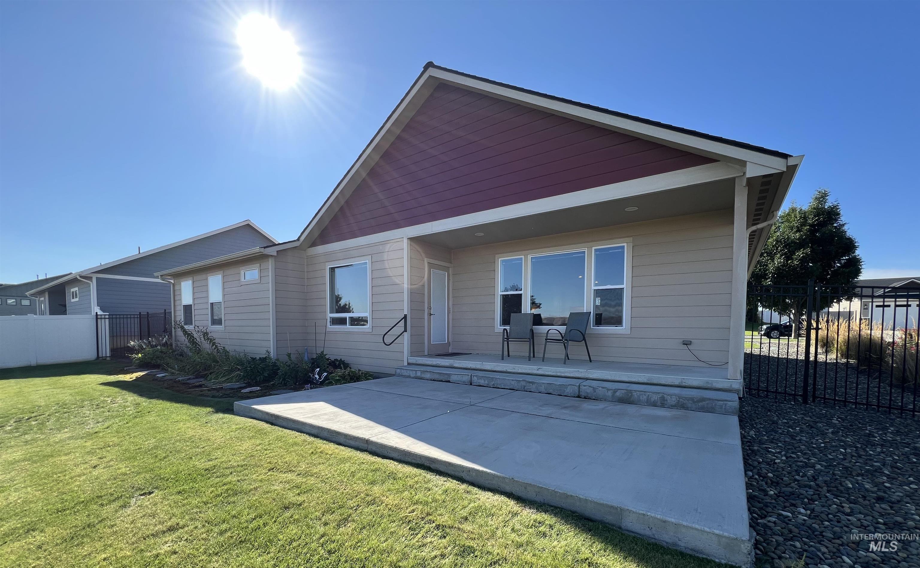 1705 Pioneer Dr., Lewiston, Idaho 83501, 3 Bedrooms, 2 Bathrooms, Residential For Sale, Price $547,000,MLS 99000038
