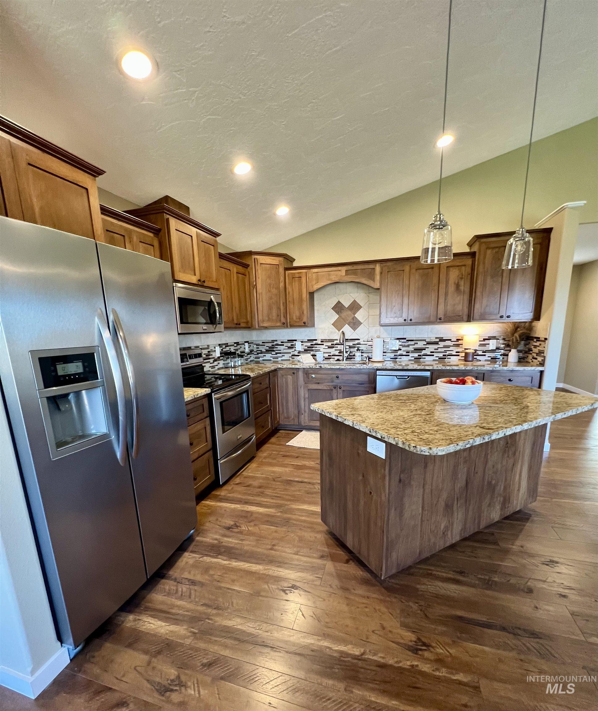1705 Pioneer Dr., Lewiston, Idaho 83501, 3 Bedrooms, 2 Bathrooms, Residential For Sale, Price $547,000,MLS 99000038