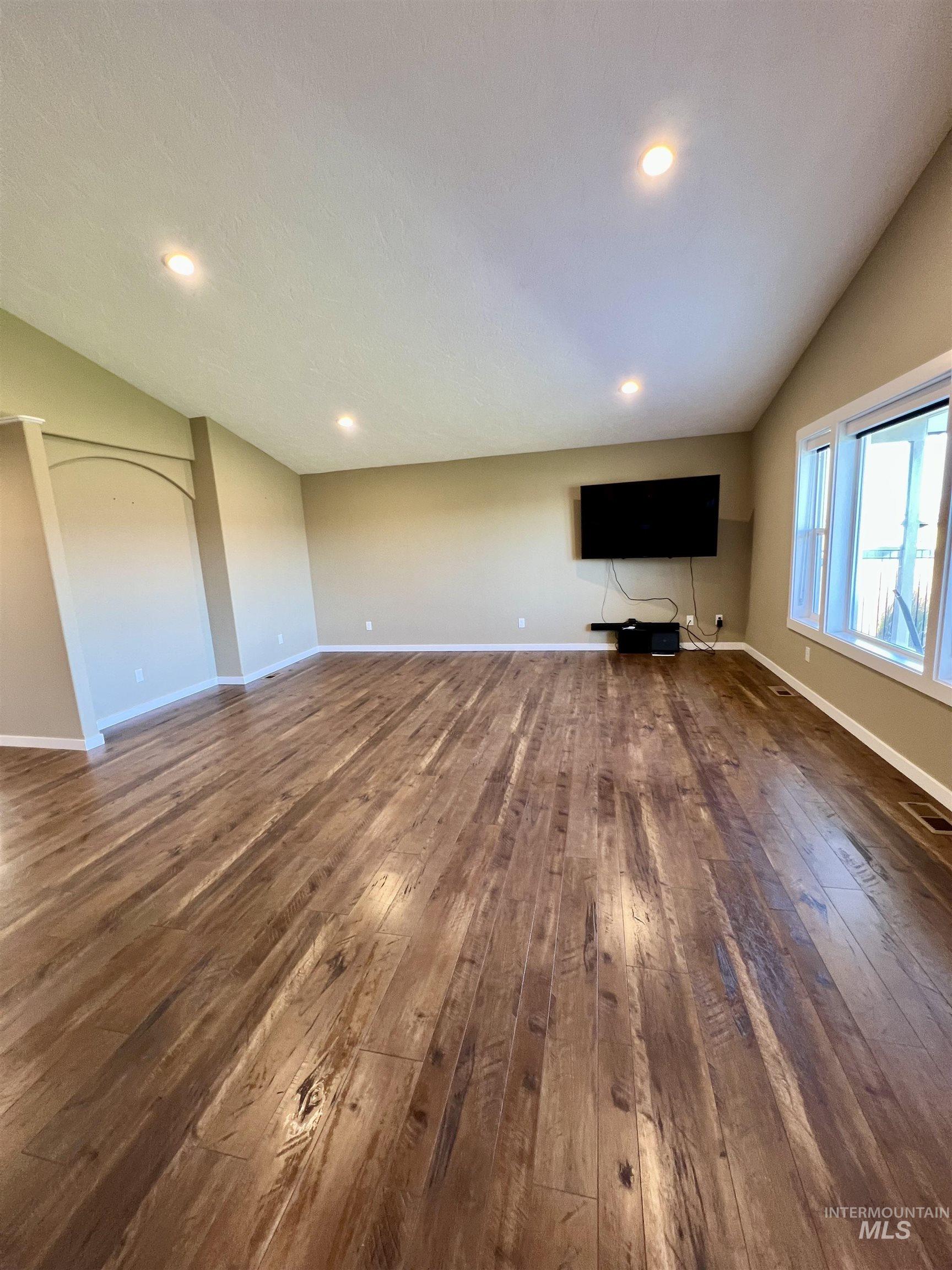 1705 Pioneer Dr., Lewiston, Idaho 83501, 3 Bedrooms, 2 Bathrooms, Residential For Sale, Price $547,000,MLS 99000038