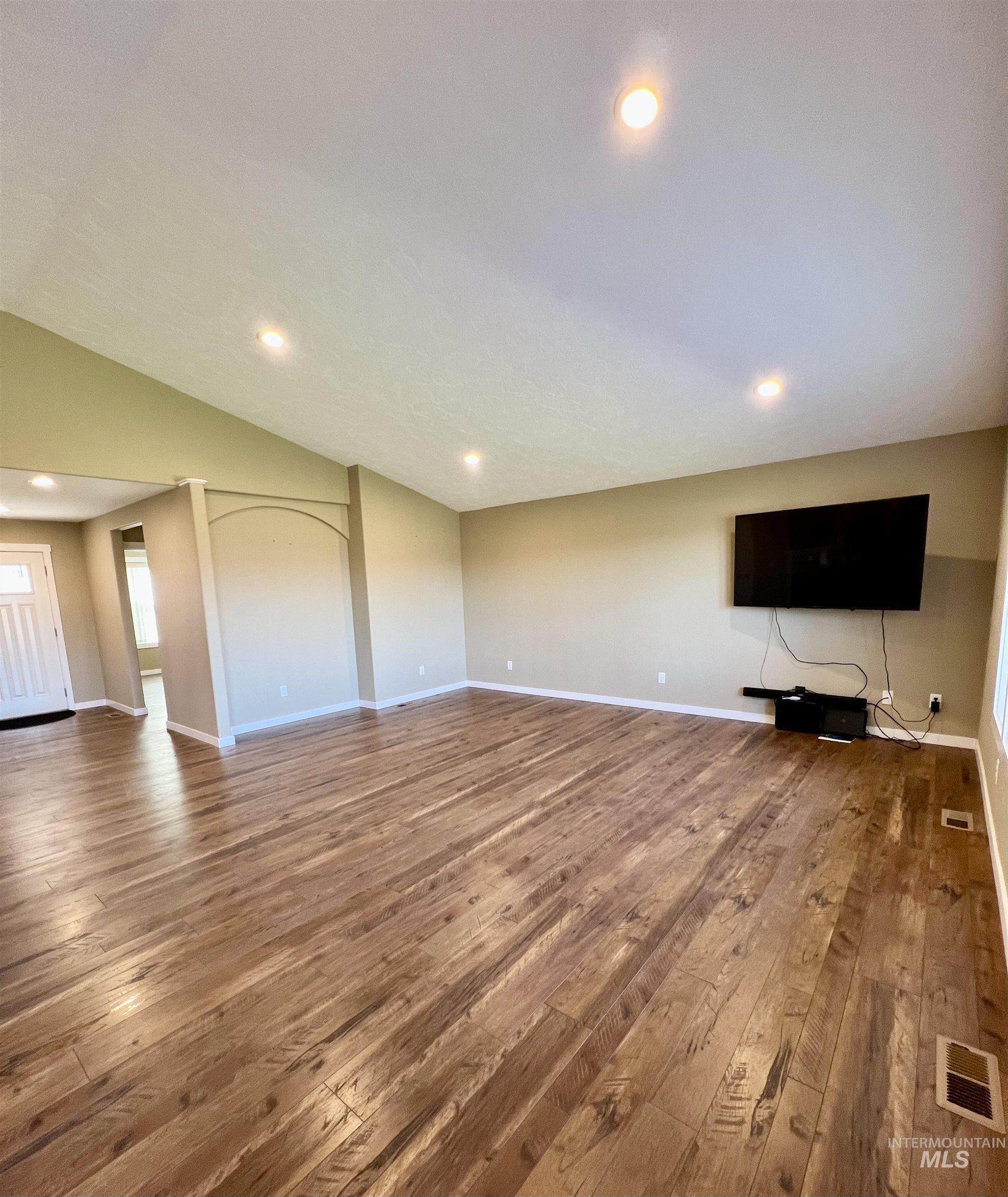 1705 Pioneer Dr., Lewiston, Idaho 83501, 3 Bedrooms, 2 Bathrooms, Residential For Sale, Price $547,000,MLS 99000038