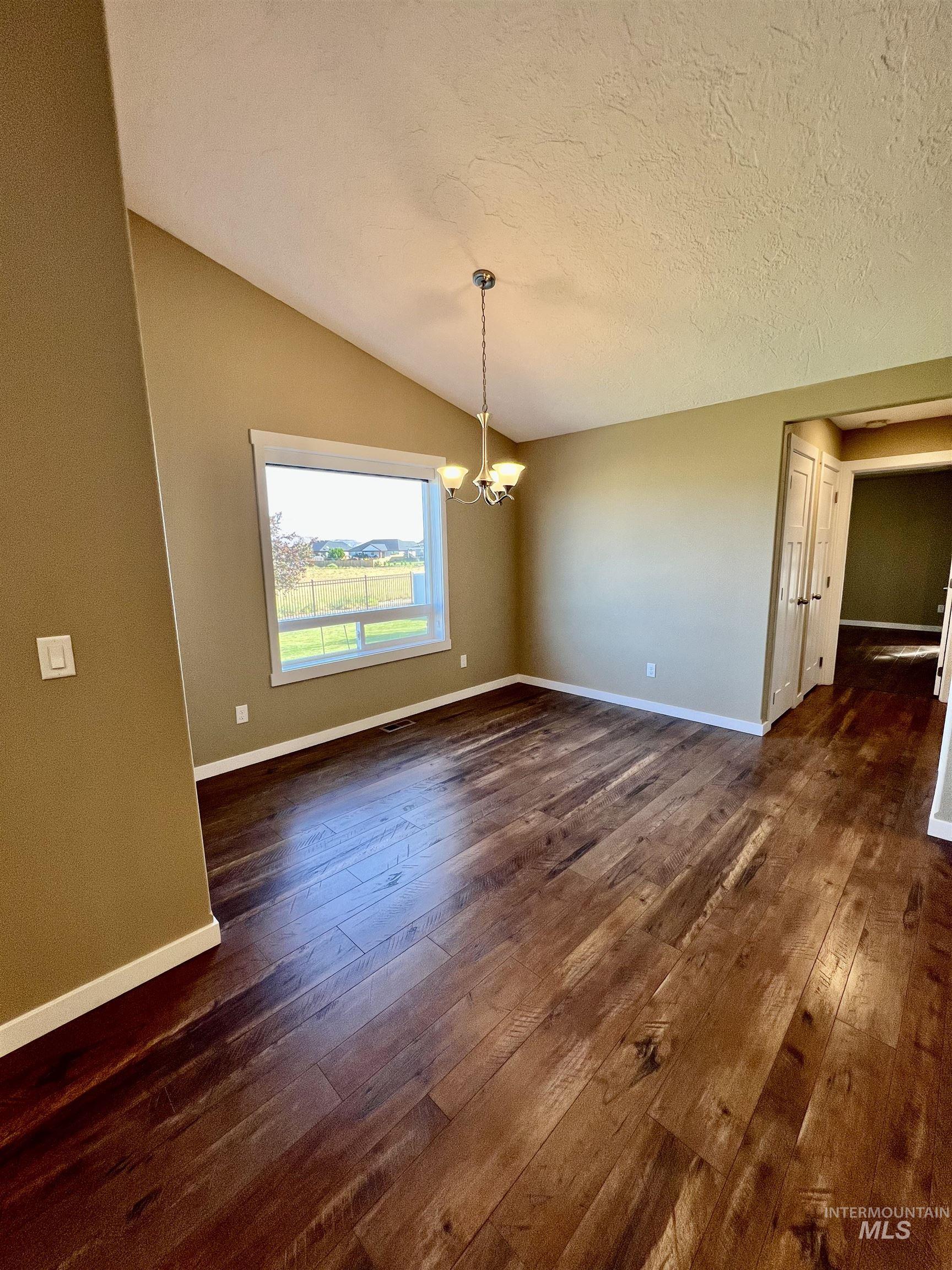 1705 Pioneer Dr., Lewiston, Idaho 83501, 3 Bedrooms, 2 Bathrooms, Residential For Sale, Price $547,000,MLS 99000038