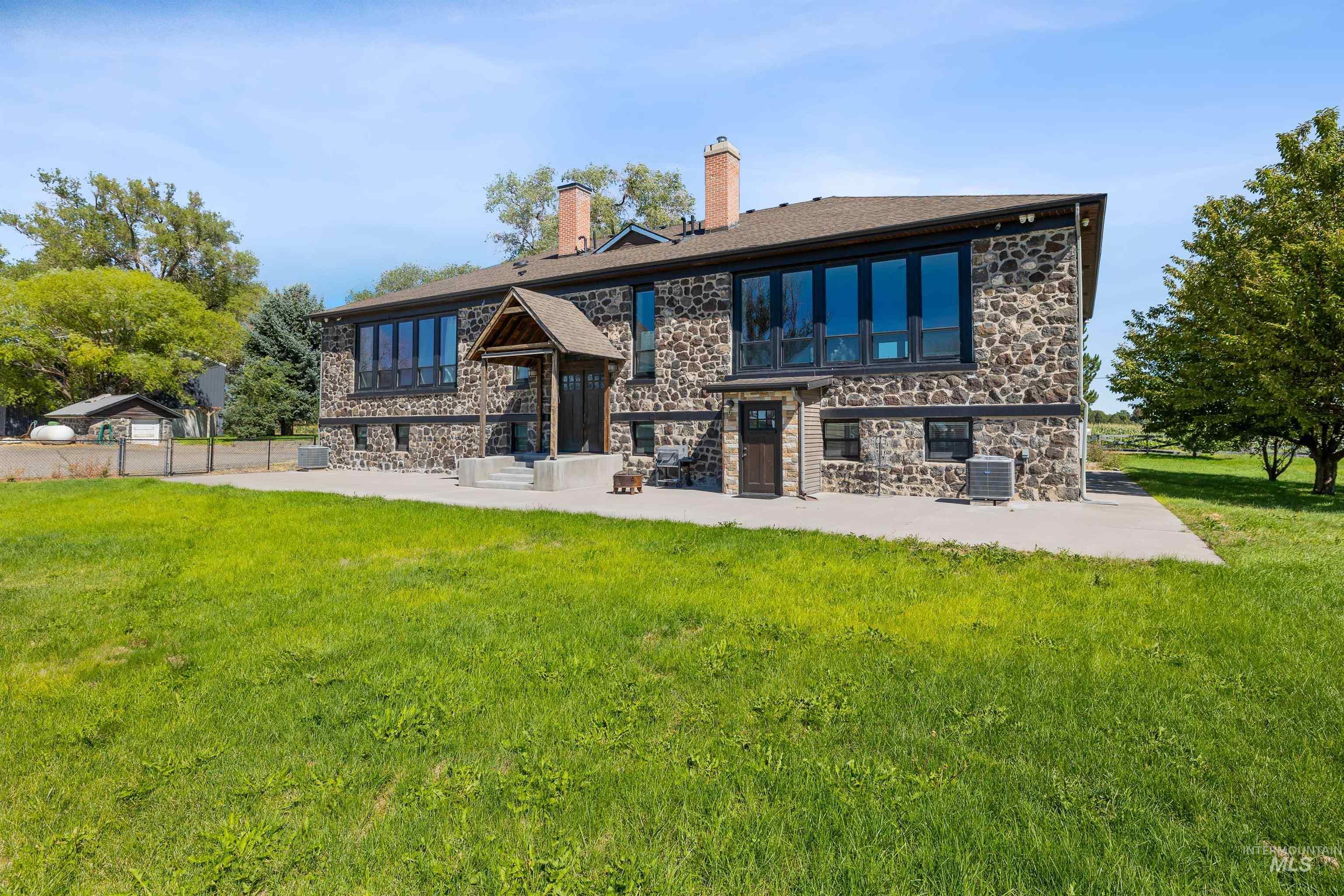 395 Golf Course Road, Jerome, Idaho 83338, 11 Bedrooms, 7.5 Bathrooms, Residential For Sale, Price $1,535,500,MLS 99000043