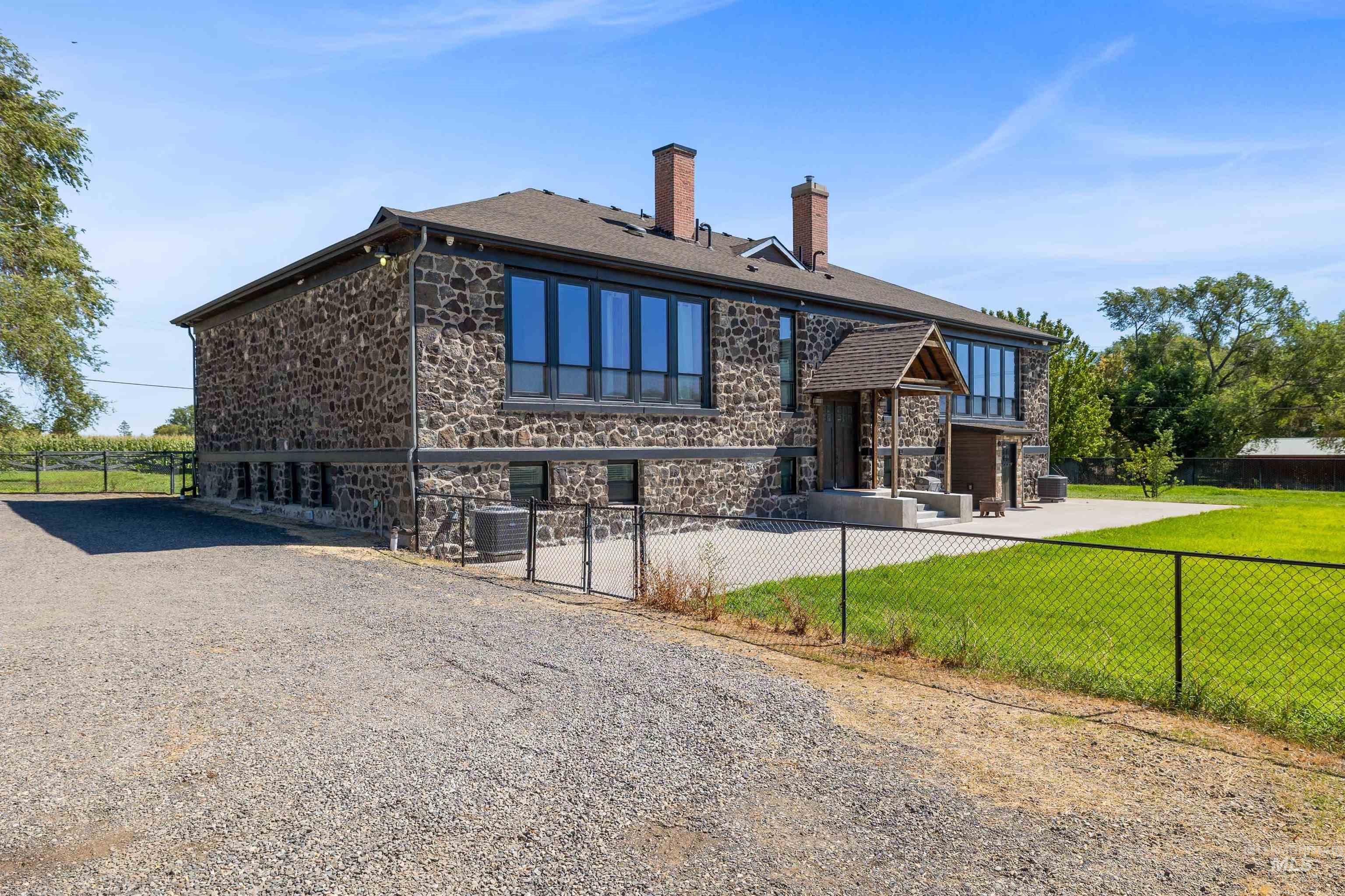 395 Golf Course Road, Jerome, Idaho 83338, 11 Bedrooms, 7.5 Bathrooms, Residential For Sale, Price $1,535,500,MLS 99000043