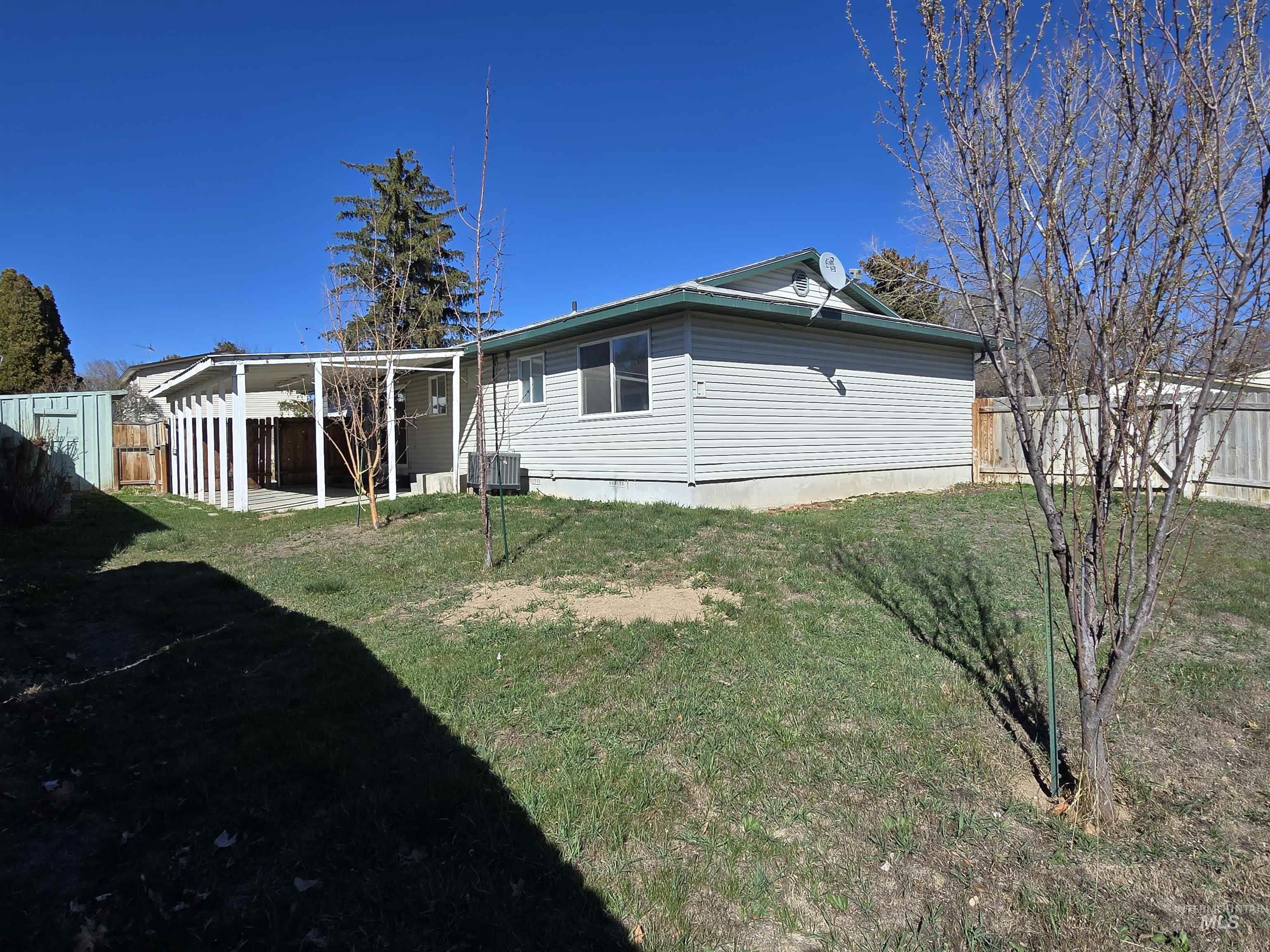 1011 S Cleveland St., Jerome, Idaho 83338, 3 Bedrooms, 1 Bathroom, Residential For Sale, Price $250,200,MLS 99000051