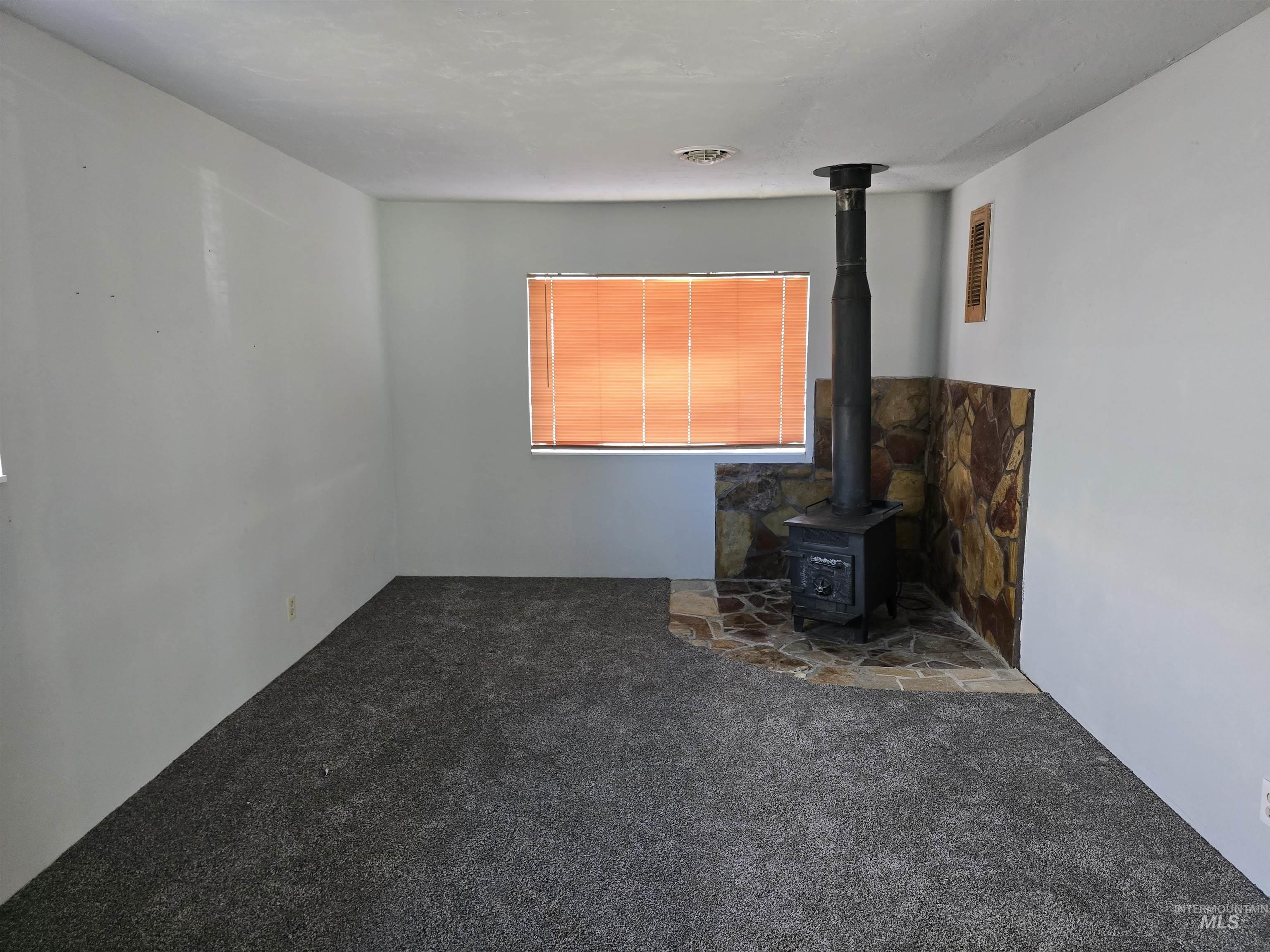 1011 S Cleveland St., Jerome, Idaho 83338, 3 Bedrooms, 1 Bathroom, Residential For Sale, Price $250,200,MLS 99000051