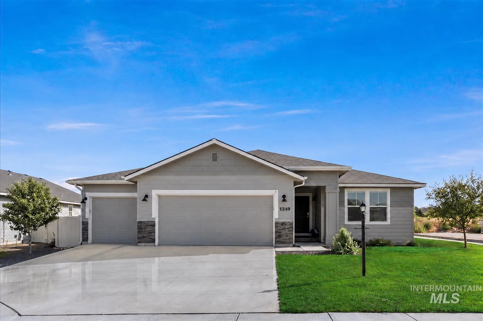11249 W Tualatin River St, Nampa, Idaho 83686, 3 Bedrooms, 2 Bathrooms, Residential For Sale, Price $419,999,MLS 99000053