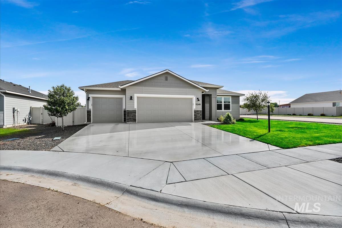 11249 W Tualatin River St, Nampa, Idaho 83686, 3 Bedrooms, 2 Bathrooms, Residential For Sale, Price $419,999,MLS 99000053