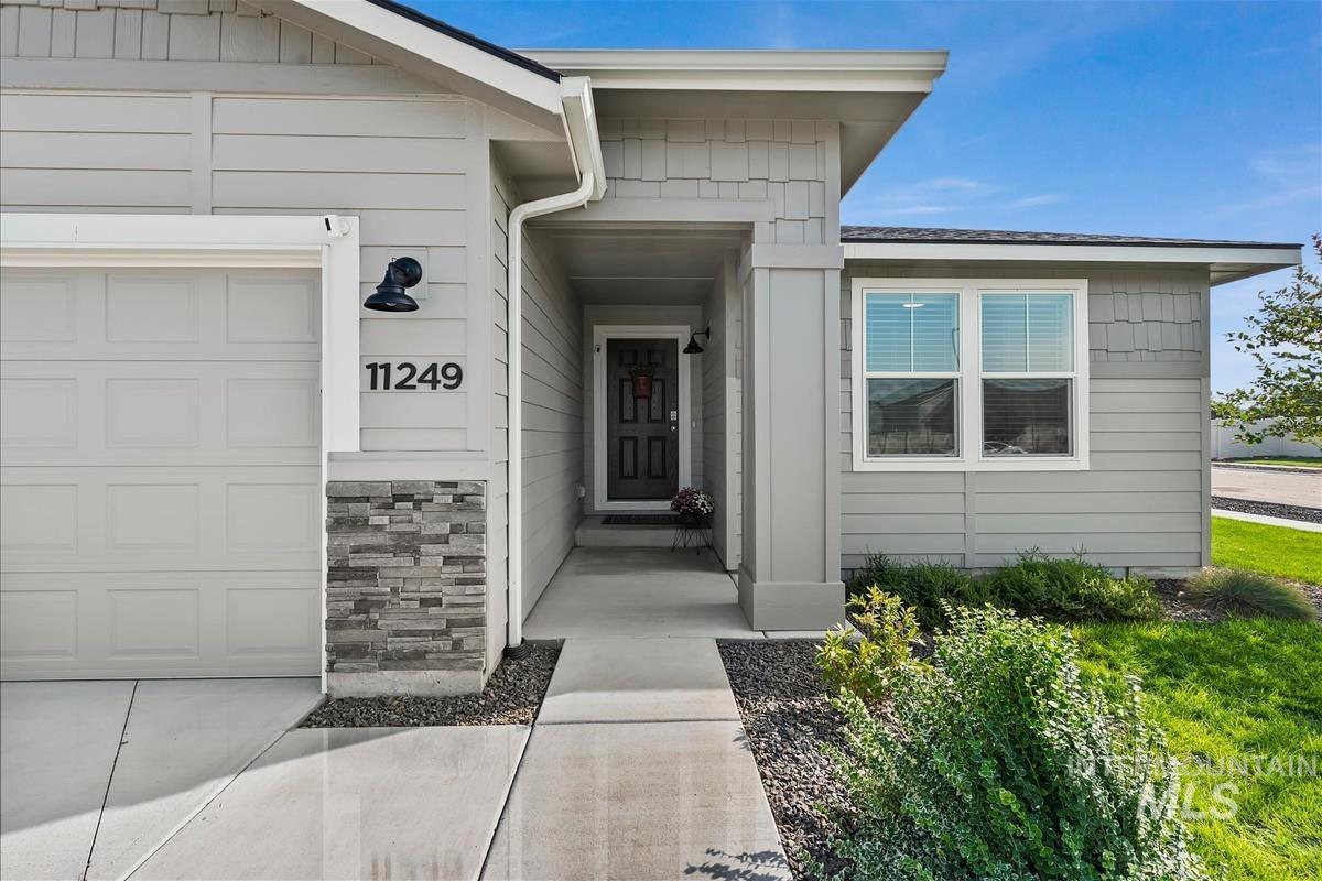 11249 W Tualatin River St, Nampa, Idaho 83686, 3 Bedrooms, 2 Bathrooms, Residential For Sale, Price $419,999,MLS 99000053