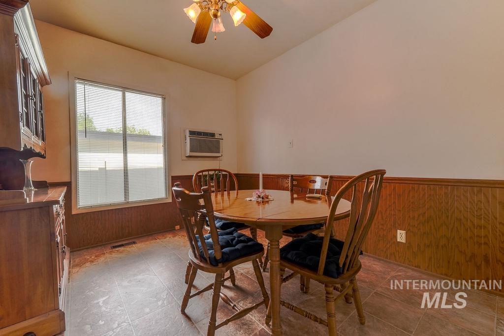 421 E Avenue E, Jerome, Idaho 83338, 4 Bedrooms, 2.5 Bathrooms, Residential For Sale, Price $349,999,MLS 99000054