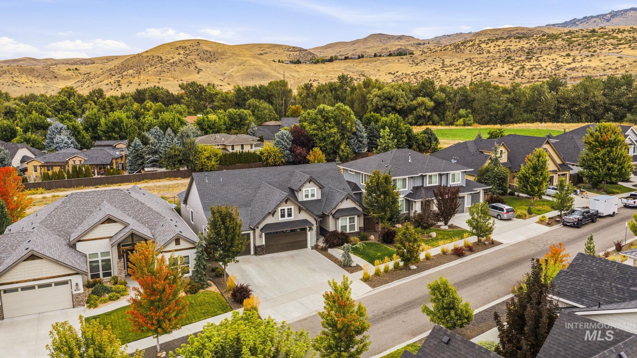 3936 W Farm View Drive, Boise, Idaho 83714, 3 Bedrooms, 2 Bathrooms, Residential For Sale, Price $999,000,MLS 99000056