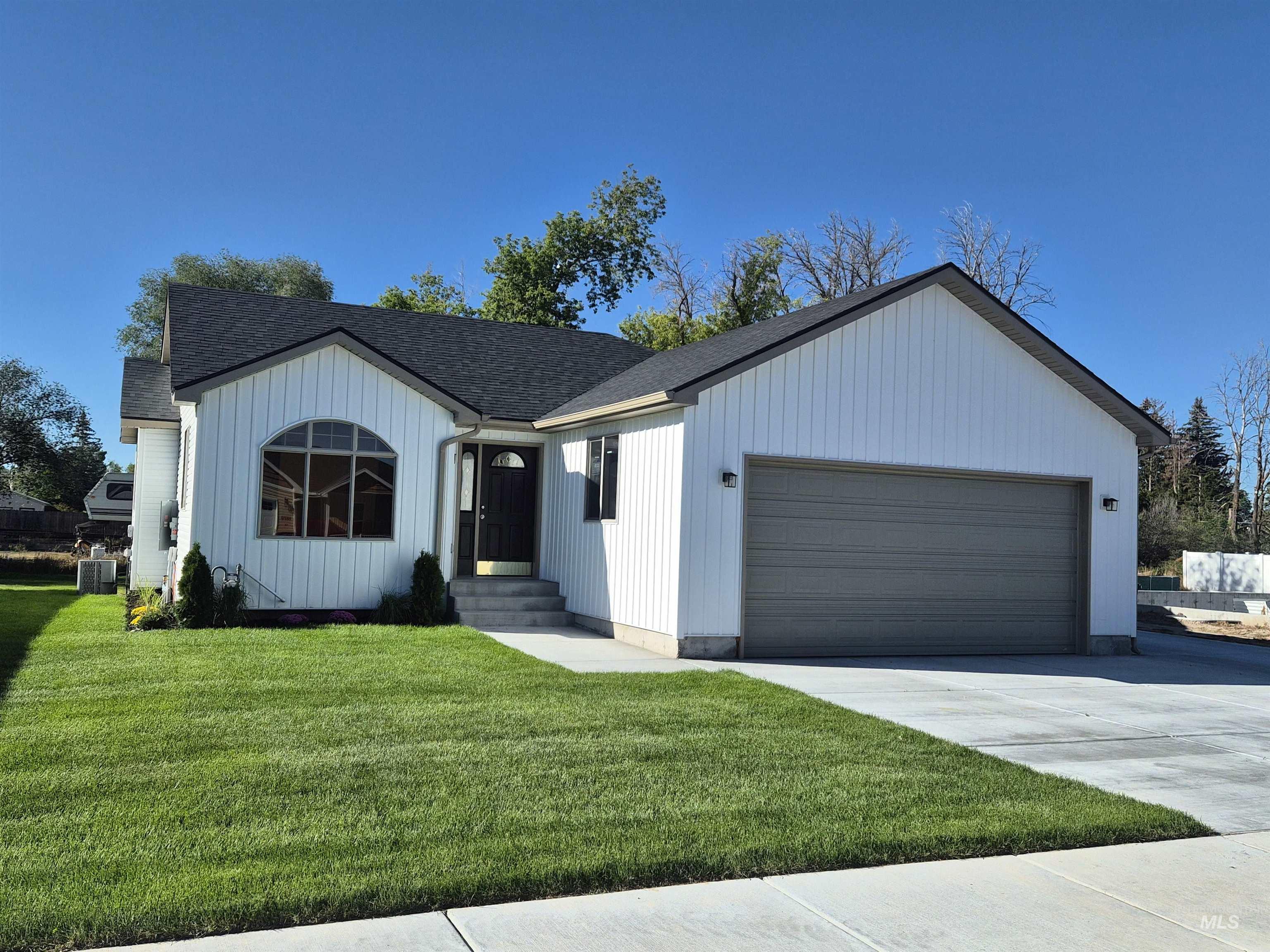 1069 Harris Loop, Blackfoot, Idaho 83221, 3 Bedrooms, 2 Bathrooms, Residential For Sale, Price $335,000,MLS 99000058