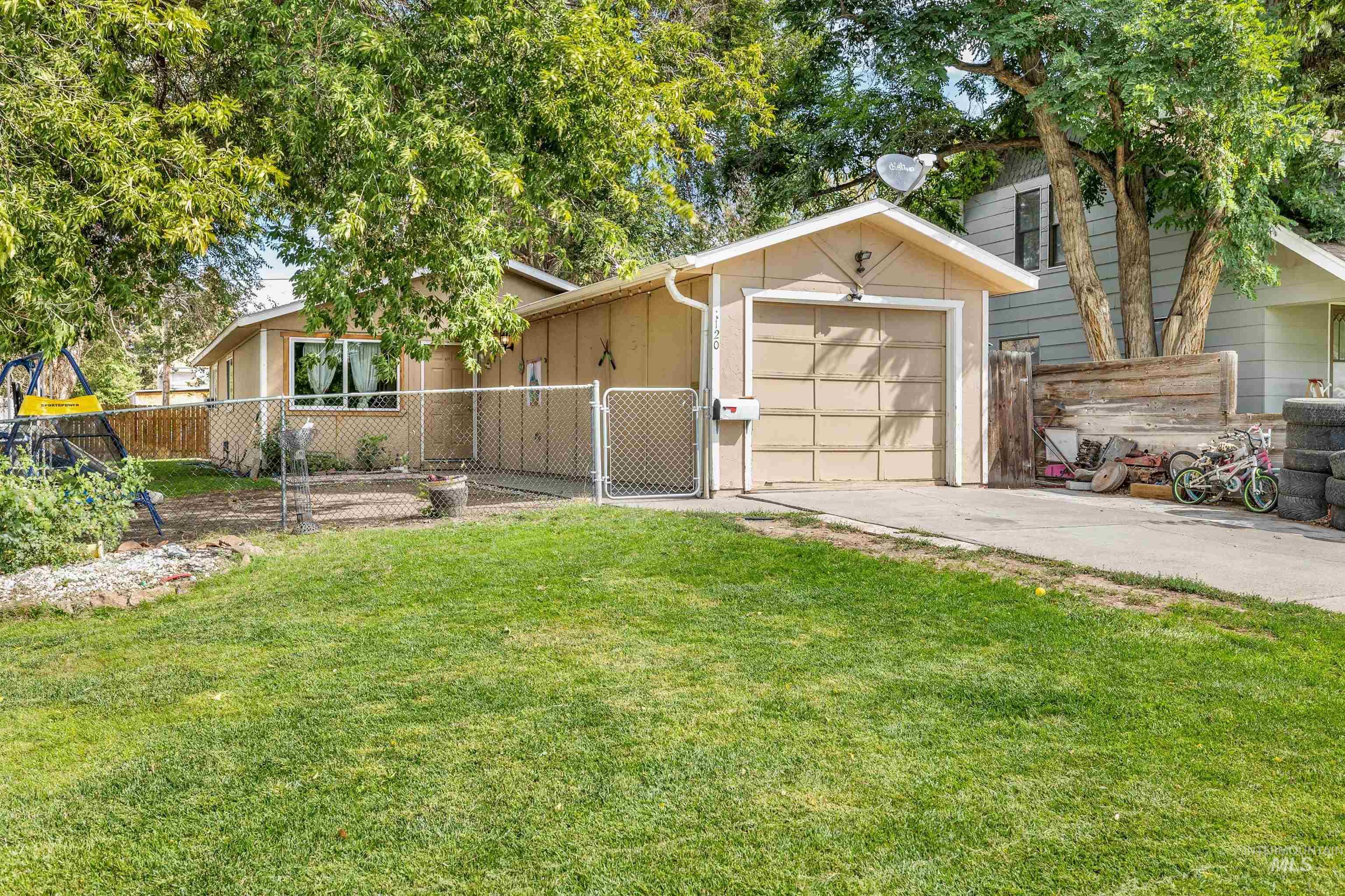 120 E Avenue C, Jerome, Idaho 83338, 3 Bedrooms, 1 Bathroom, Residential For Sale, Price $269,000,MLS 99000059