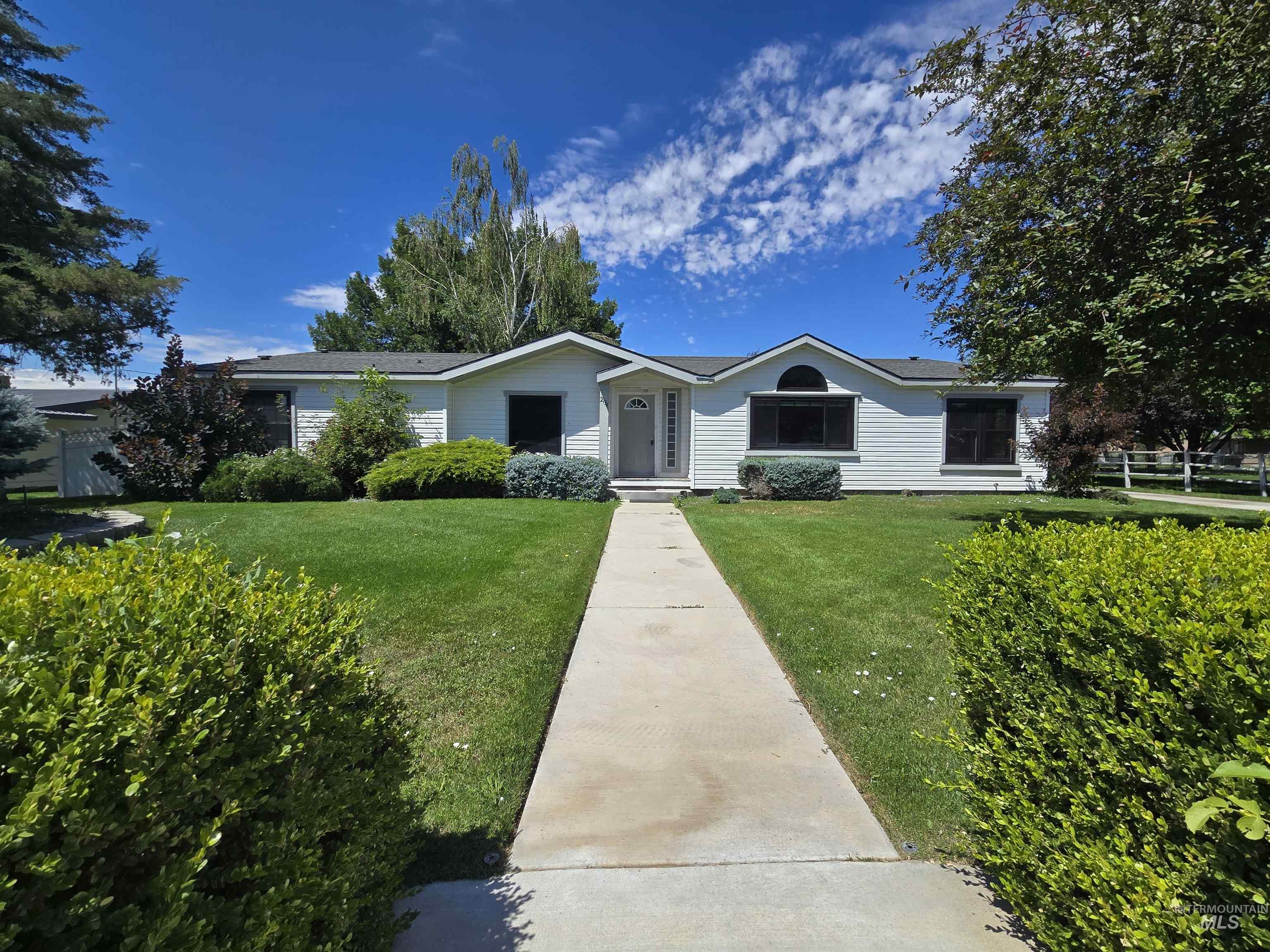 2134 Maple Court, Fruitland, Idaho 83619, 4 Bedrooms, 2 Bathrooms, Residential For Sale, Price $535,000,MLS 99000063