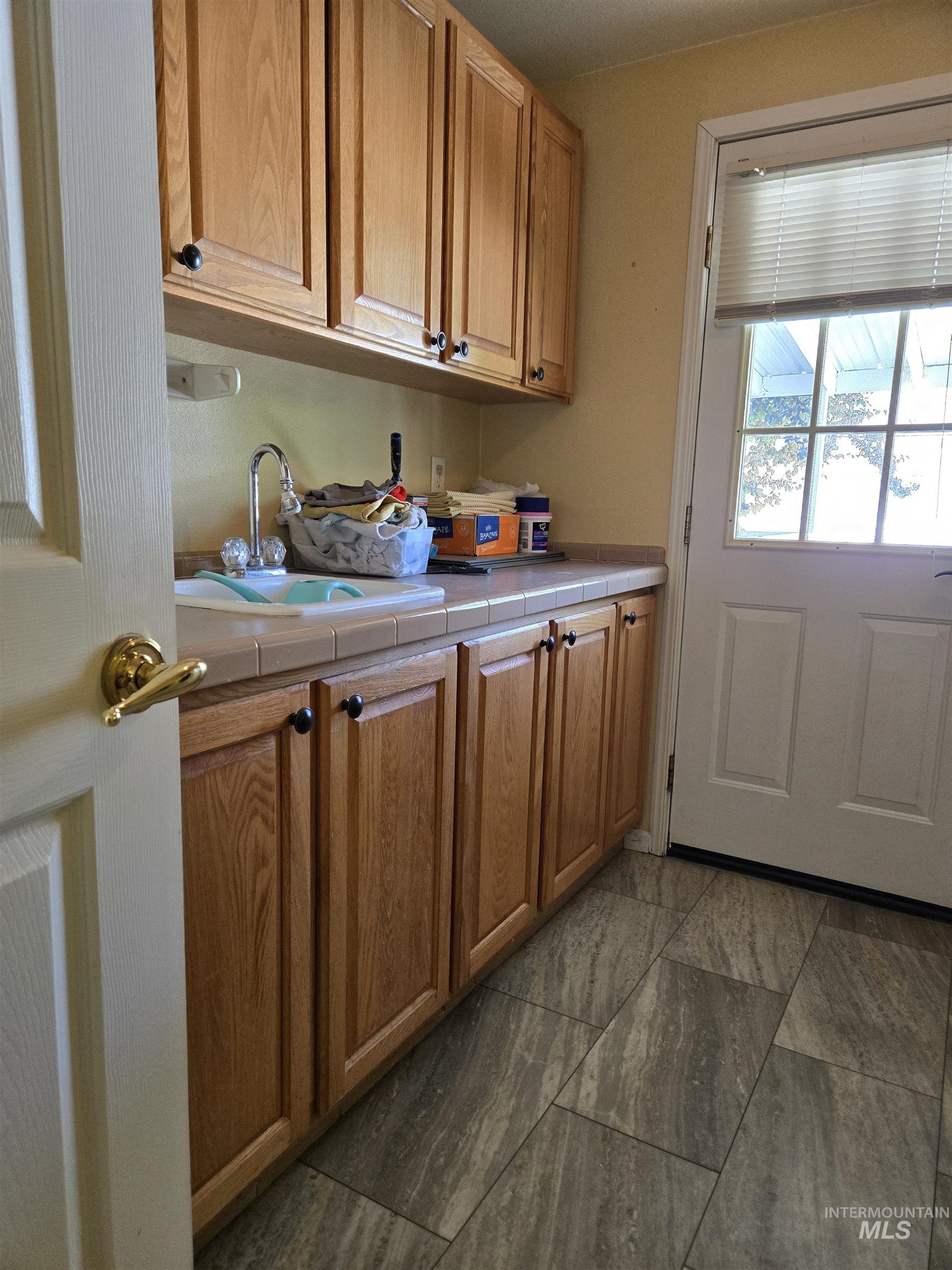 2134 Maple Court, Fruitland, Idaho 83619, 4 Bedrooms, 2 Bathrooms, Residential For Sale, Price $535,000,MLS 99000063