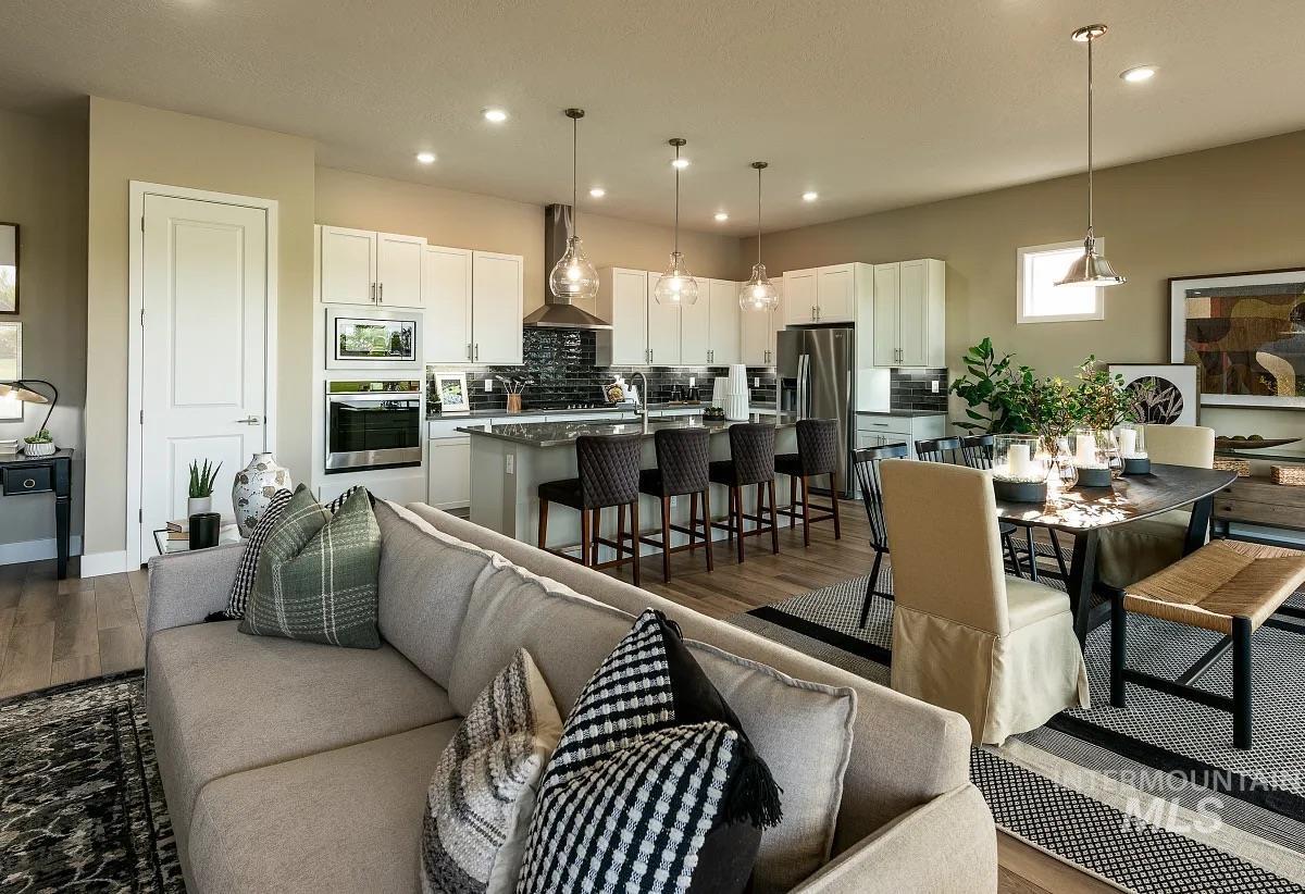 12269 S Courage Ln, Kuna, Idaho 83634, 3 Bedrooms, 3 Bathrooms, Residential For Sale, Price $735,370,MLS 99000064