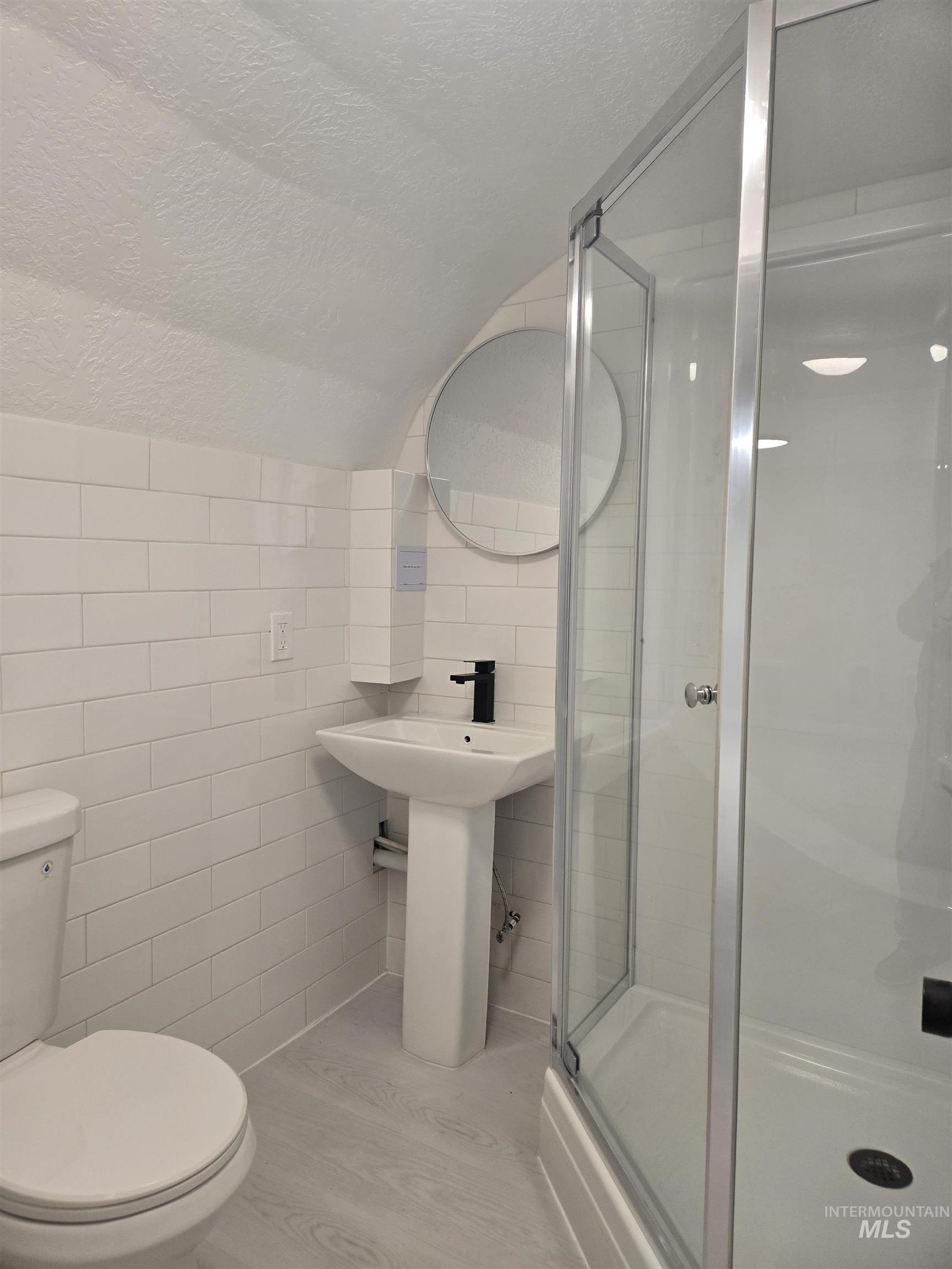 265 NW 4th St, Ontario, Oregon 97914, 2 Bedrooms, 1 Bathroom, Residential Income For Sale, Price $299,900,MLS 99000067