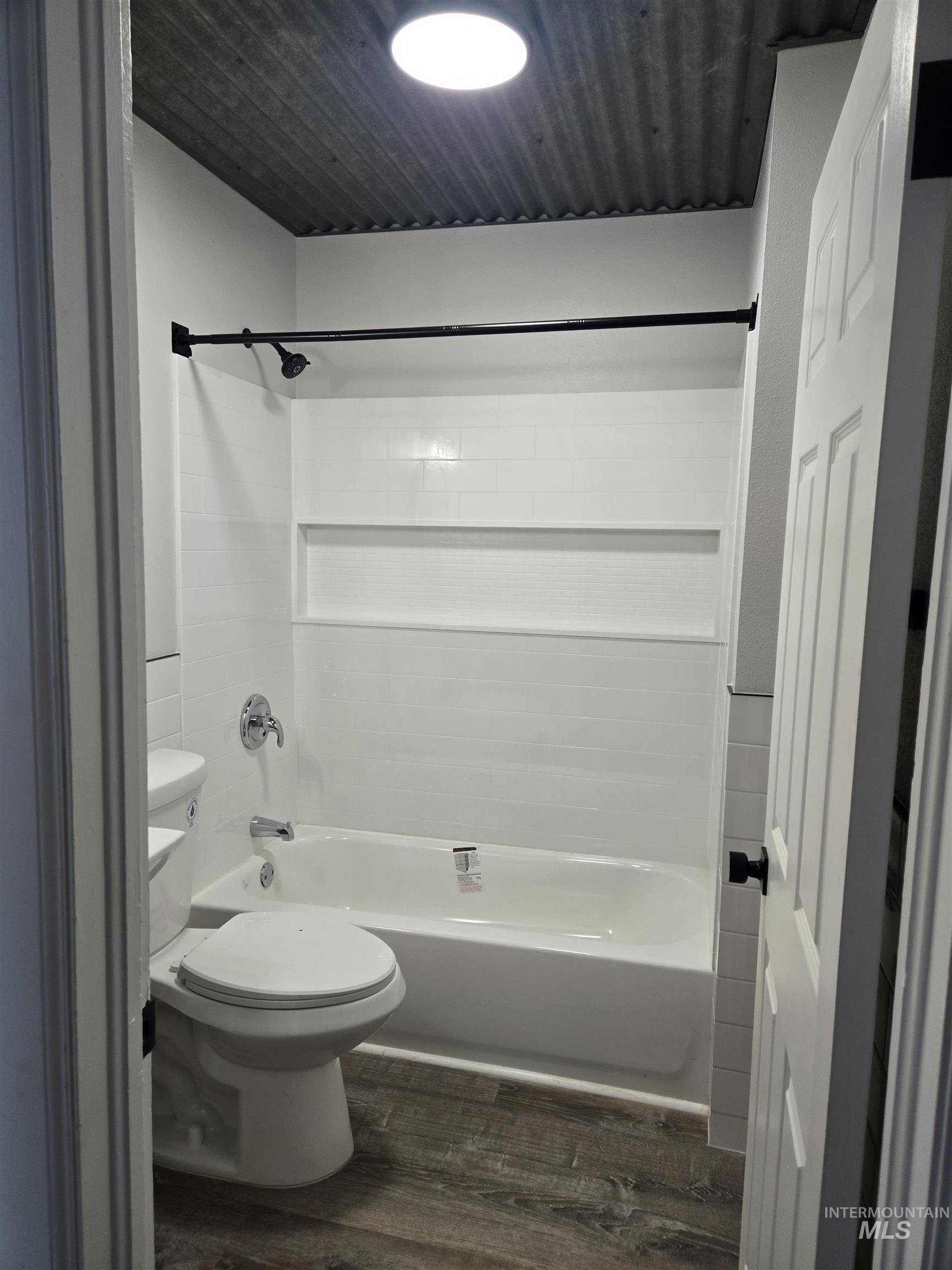 265 NW 4th St, Ontario, Oregon 97914, 2 Bedrooms, 1 Bathroom, Residential Income For Sale, Price $299,900,MLS 99000067