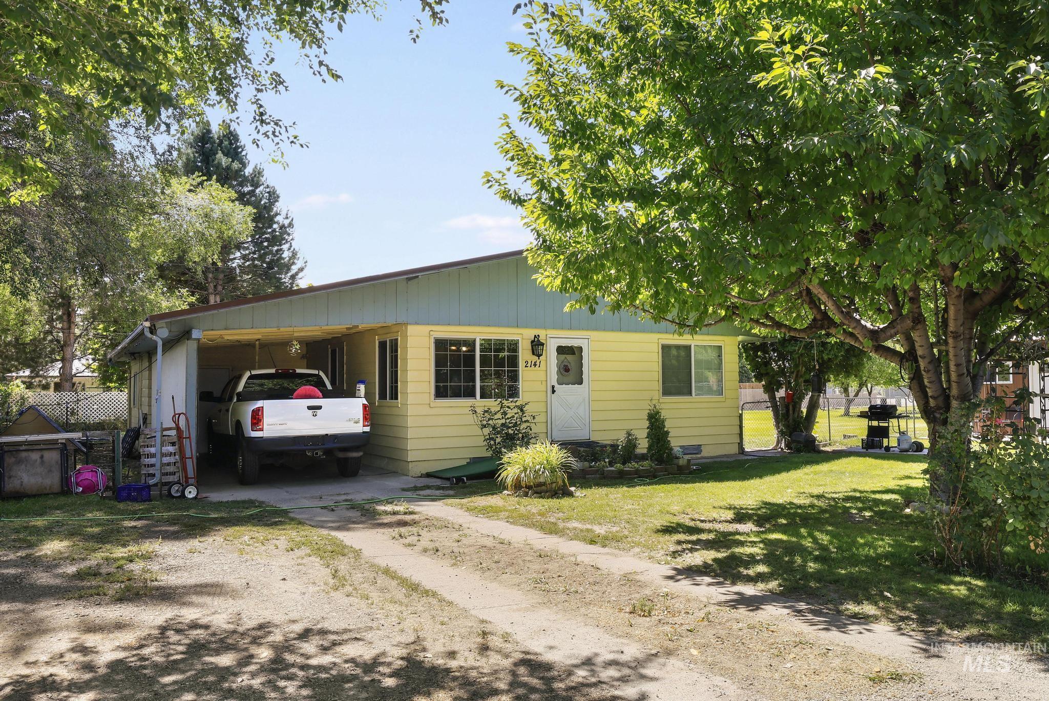 2141 18th Street, Heyburn, Idaho 83336, 3 Bedrooms, 1 Bathroom, Residential For Sale, Price $298,000,MLS 99000069