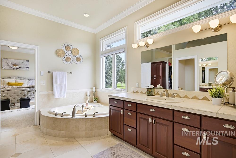 4601 W Brassie Ct, Meridian, Idaho 83646, 4 Bedrooms, 3.5 Bathrooms, Residential For Sale, Price $1,148,000, 99000072