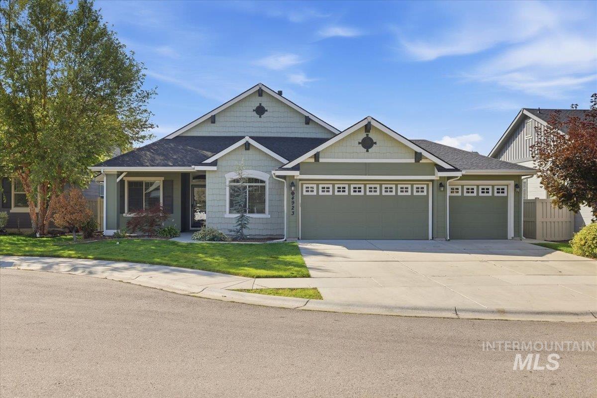 4923 W Torana St, Meridian, Idaho 83646, 3 Bedrooms, 2 Bathrooms, Residential For Sale, Price $529,900,MLS 99000073