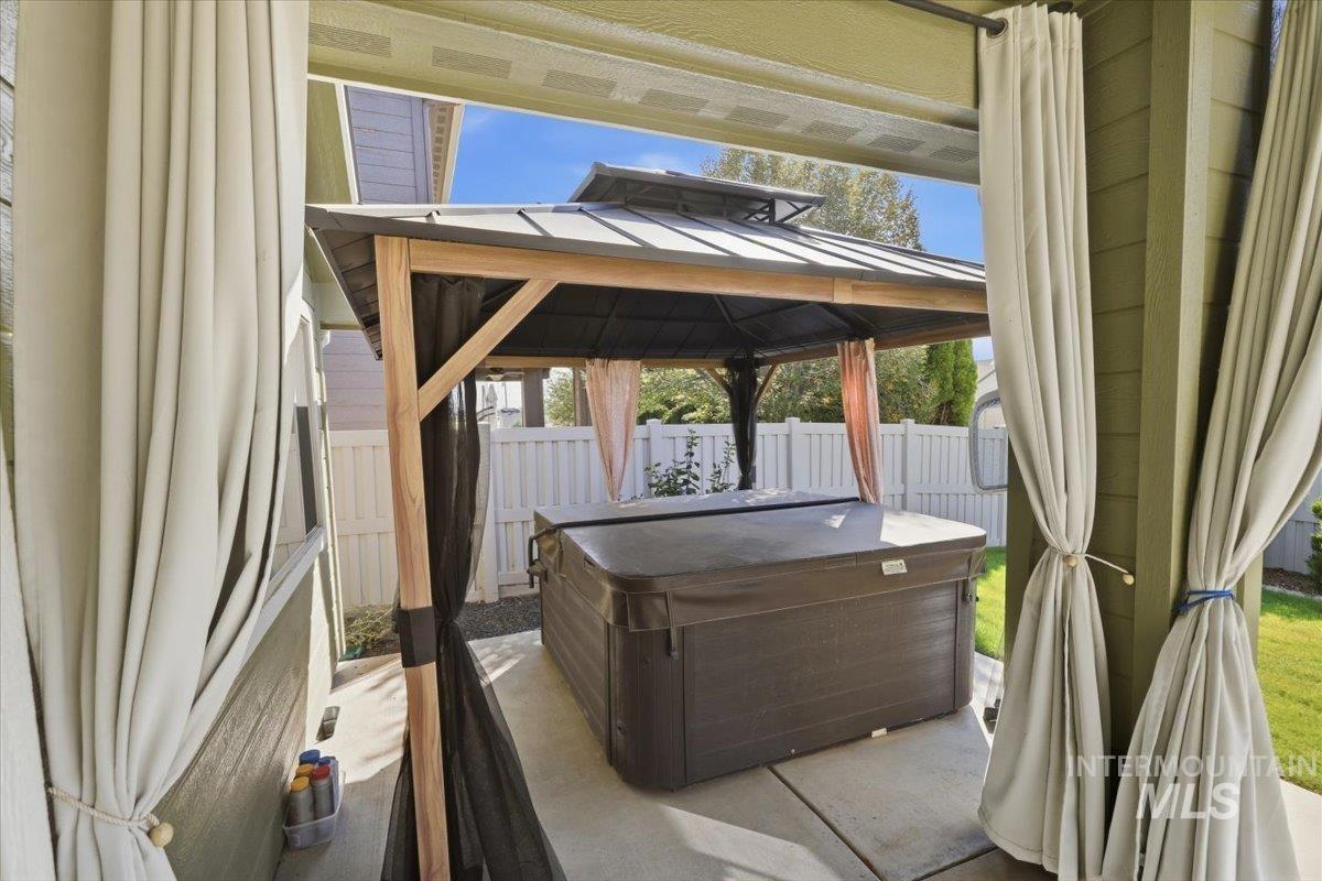 4923 W Torana St, Meridian, Idaho 83646, 3 Bedrooms, 2 Bathrooms, Residential For Sale, Price $529,900,MLS 99000073