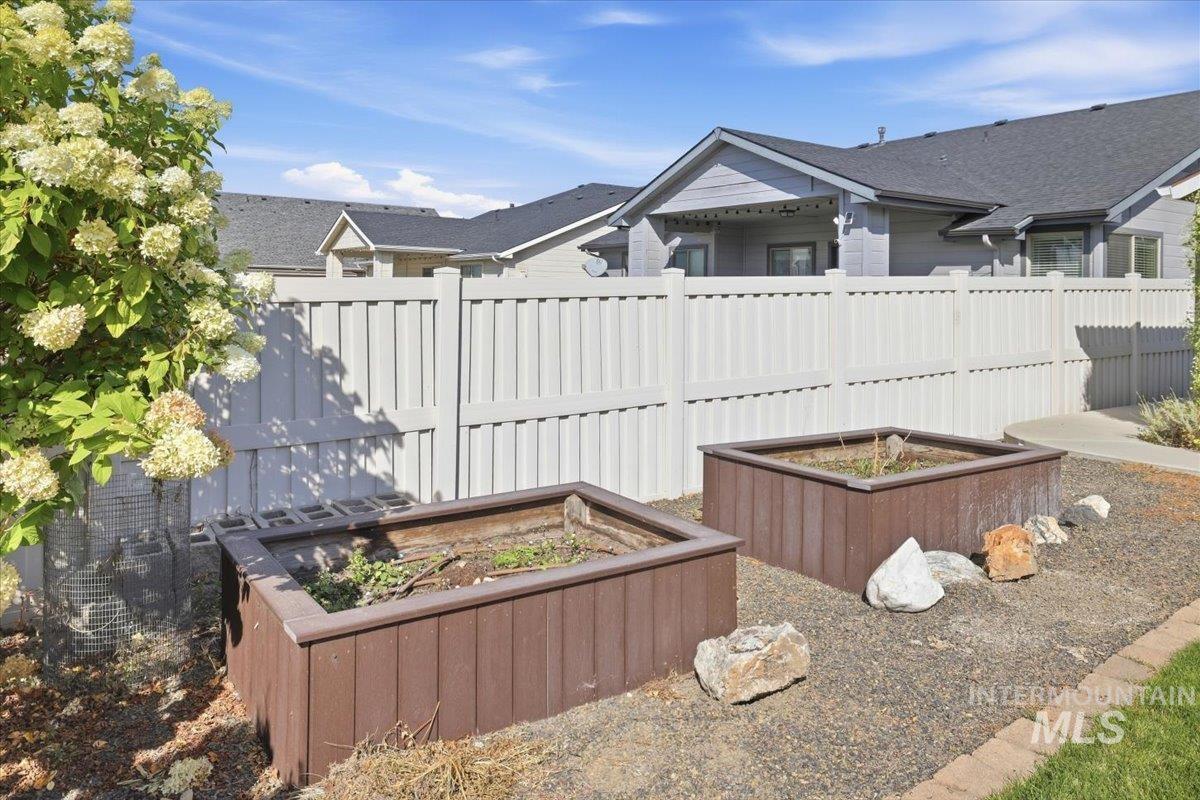4923 W Torana St, Meridian, Idaho 83646, 3 Bedrooms, 2 Bathrooms, Residential For Sale, Price $529,900,MLS 99000073