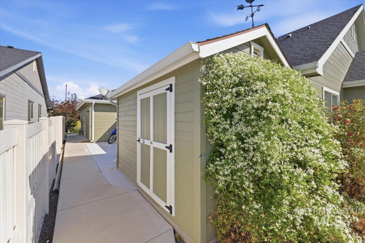 4923 W Torana St, Meridian, Idaho 83646, 3 Bedrooms, 2 Bathrooms, Residential For Sale, Price $529,900,MLS 99000073
