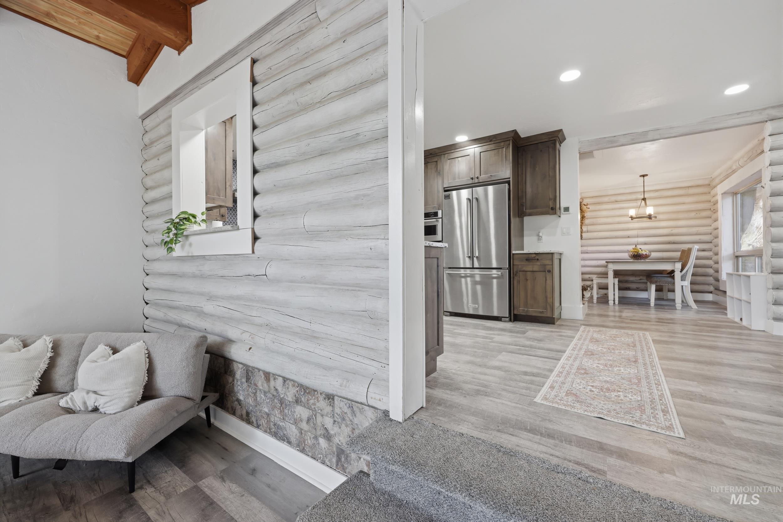 6 Sunburst Rd, Horseshoe Bend, Idaho 83629, 5 Bedrooms, 2.5 Bathrooms, Residential For Sale, Price $645,000,MLS 99000074