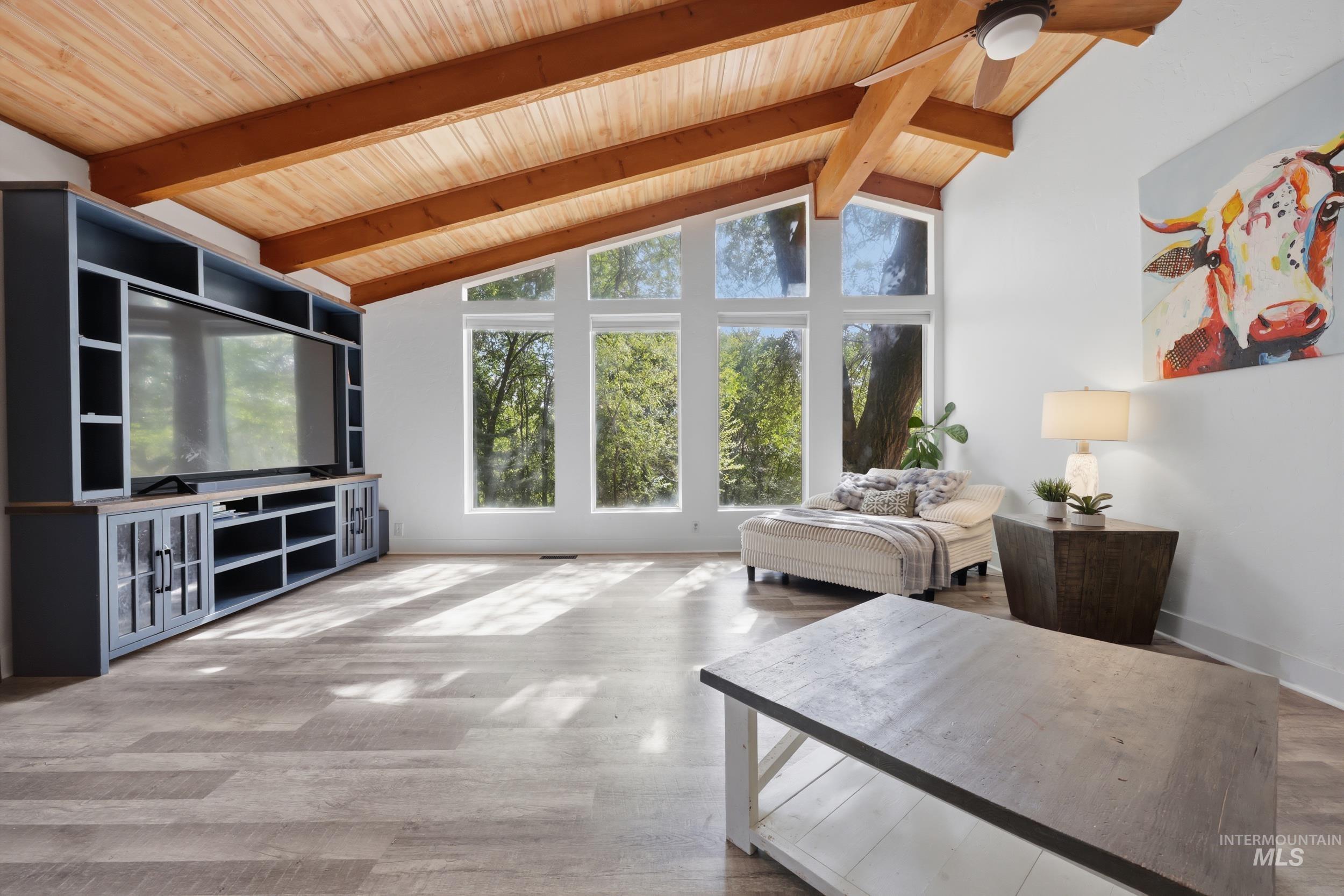 6 Sunburst Rd, Horseshoe Bend, Idaho 83629, 5 Bedrooms, 2.5 Bathrooms, Residential For Sale, Price $645,000,MLS 99000074