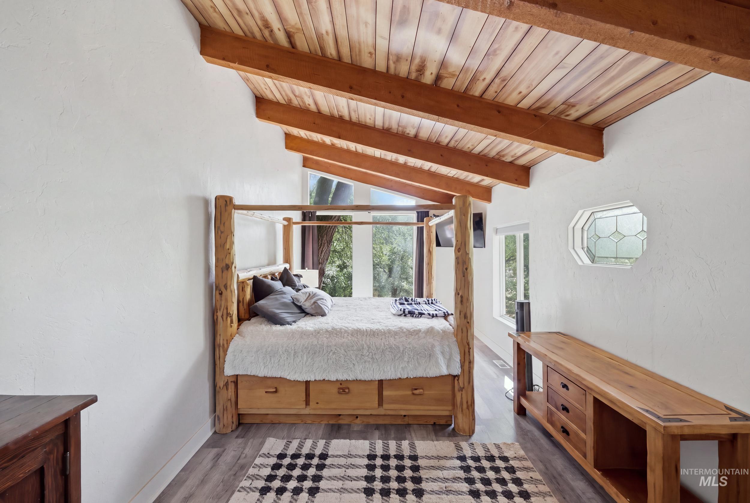 6 Sunburst Rd, Horseshoe Bend, Idaho 83629, 5 Bedrooms, 2.5 Bathrooms, Residential For Sale, Price $645,000,MLS 99000074