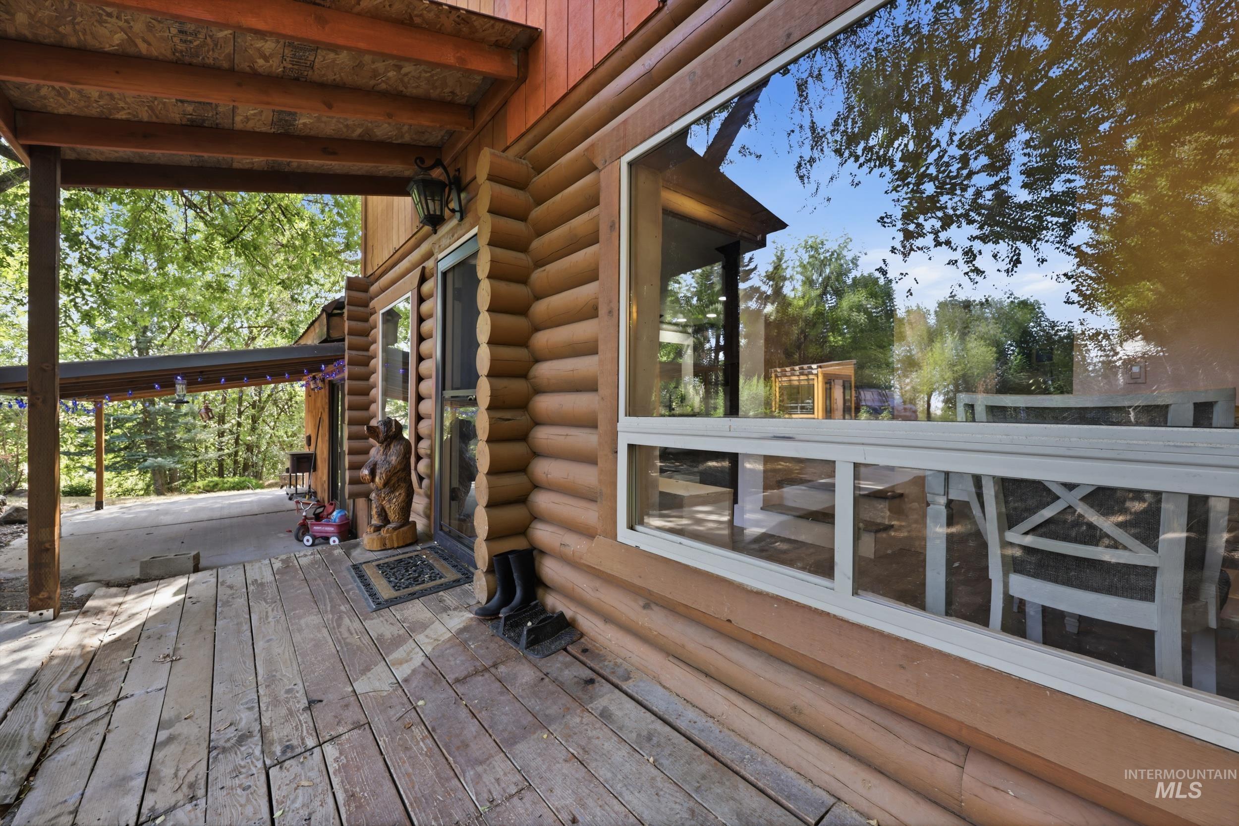 6 Sunburst Rd, Horseshoe Bend, Idaho 83629, 5 Bedrooms, 2.5 Bathrooms, Residential For Sale, Price $645,000,MLS 99000074