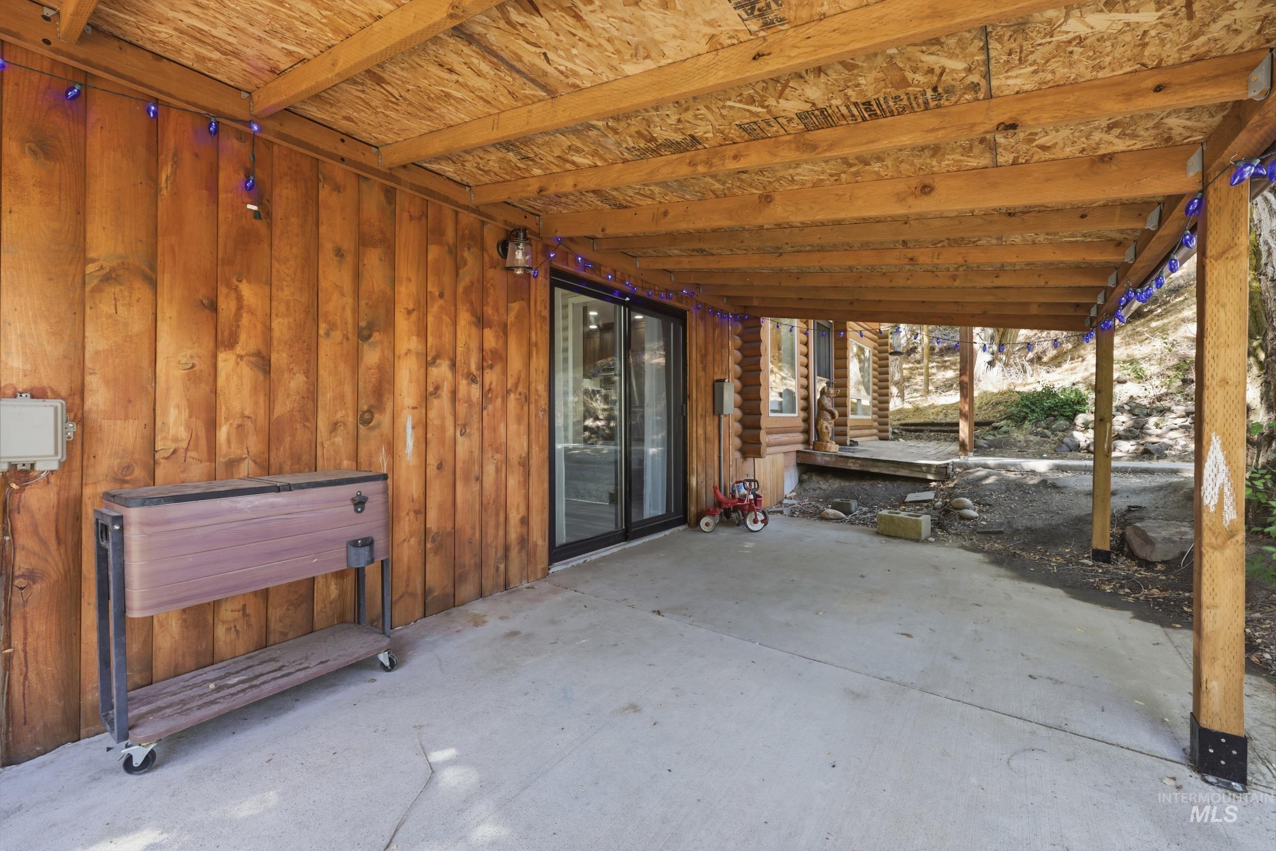6 Sunburst Rd, Horseshoe Bend, Idaho 83629, 5 Bedrooms, 2.5 Bathrooms, Residential For Sale, Price $645,000,MLS 99000074