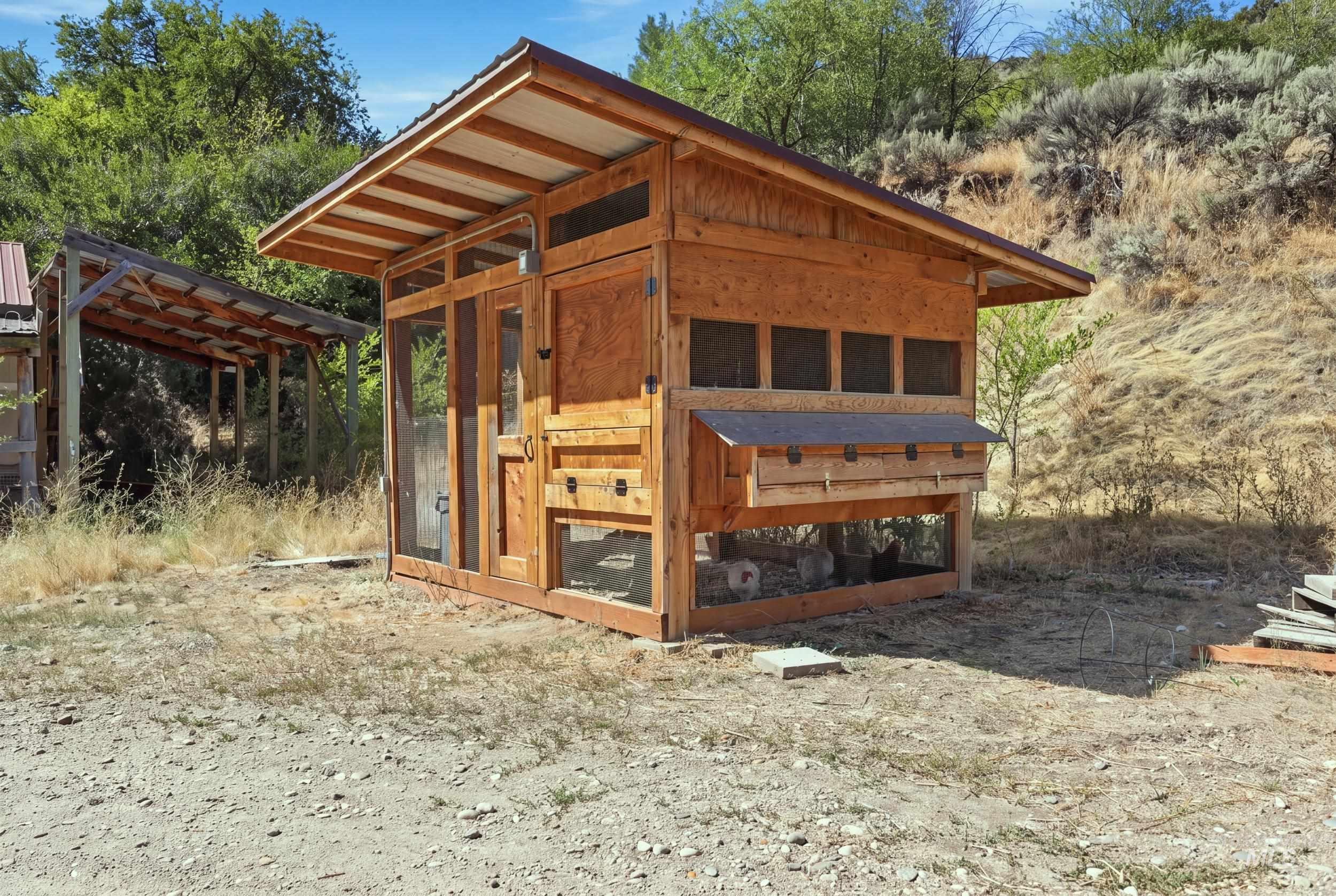 6 Sunburst Rd, Horseshoe Bend, Idaho 83629, 5 Bedrooms, 2.5 Bathrooms, Residential For Sale, Price $645,000,MLS 99000074