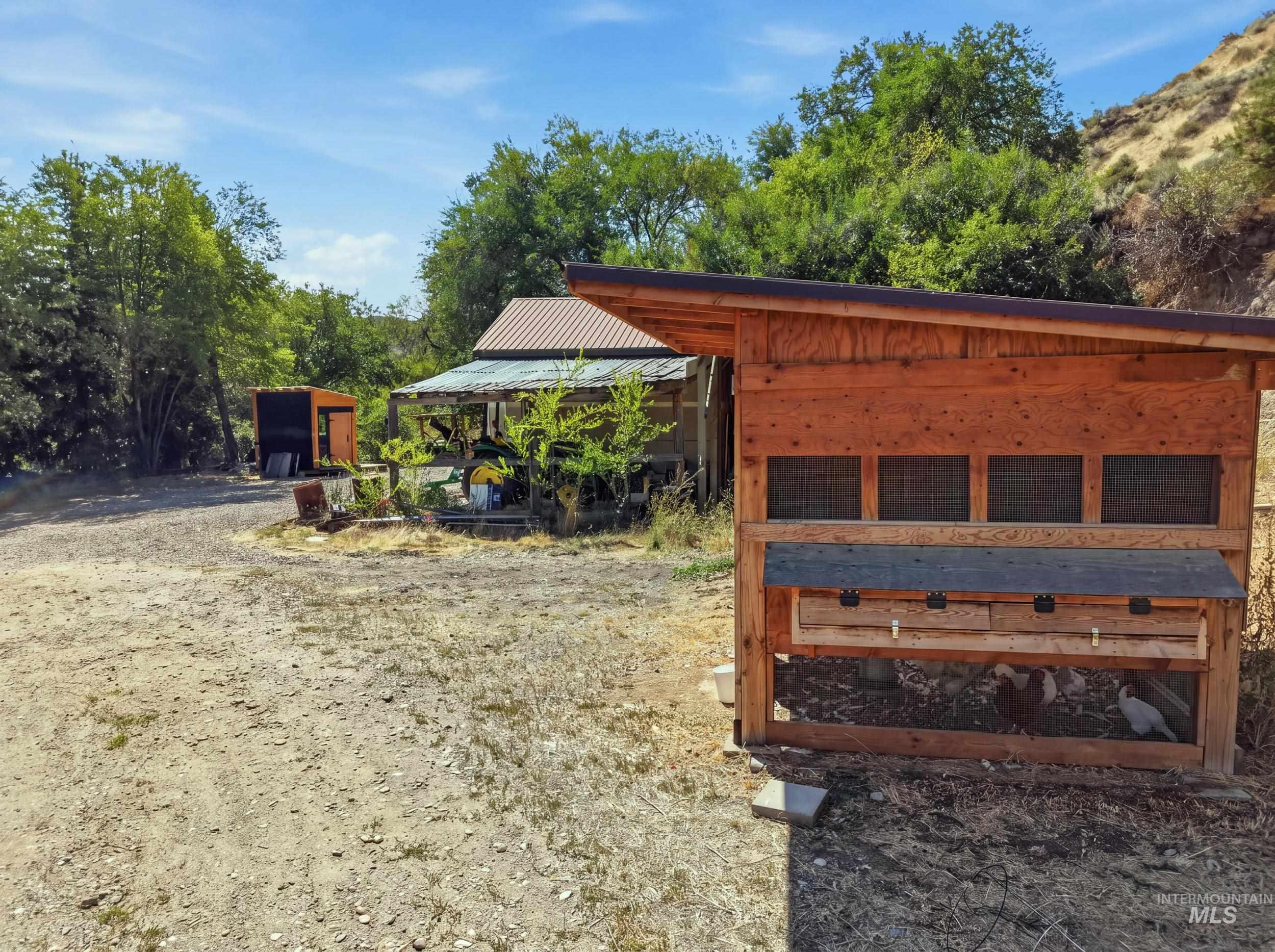 6 Sunburst Rd, Horseshoe Bend, Idaho 83629, 5 Bedrooms, 2.5 Bathrooms, Residential For Sale, Price $645,000,MLS 99000074