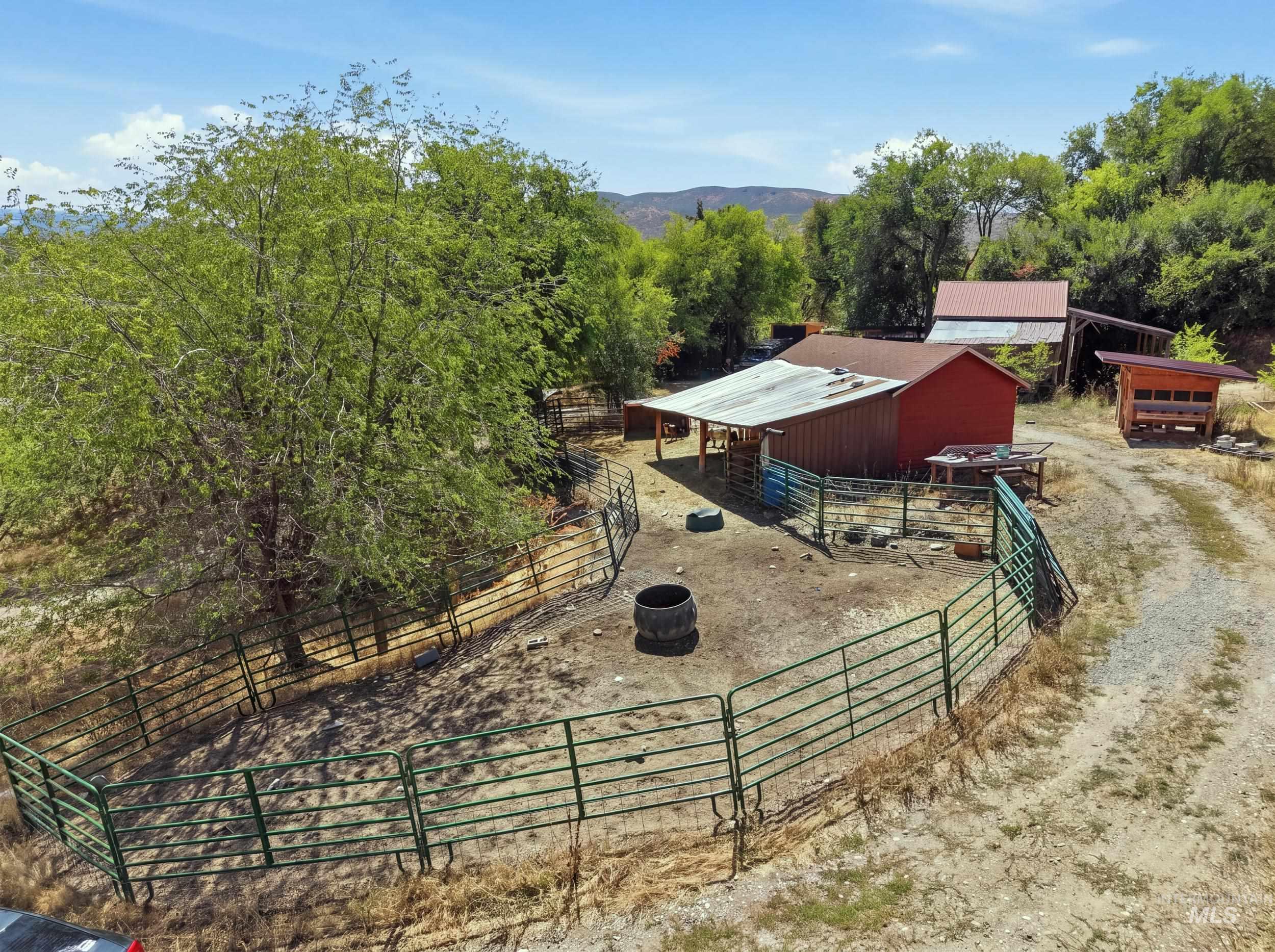 6 Sunburst Rd, Horseshoe Bend, Idaho 83629, 5 Bedrooms, 2.5 Bathrooms, Residential For Sale, Price $645,000,MLS 99000074