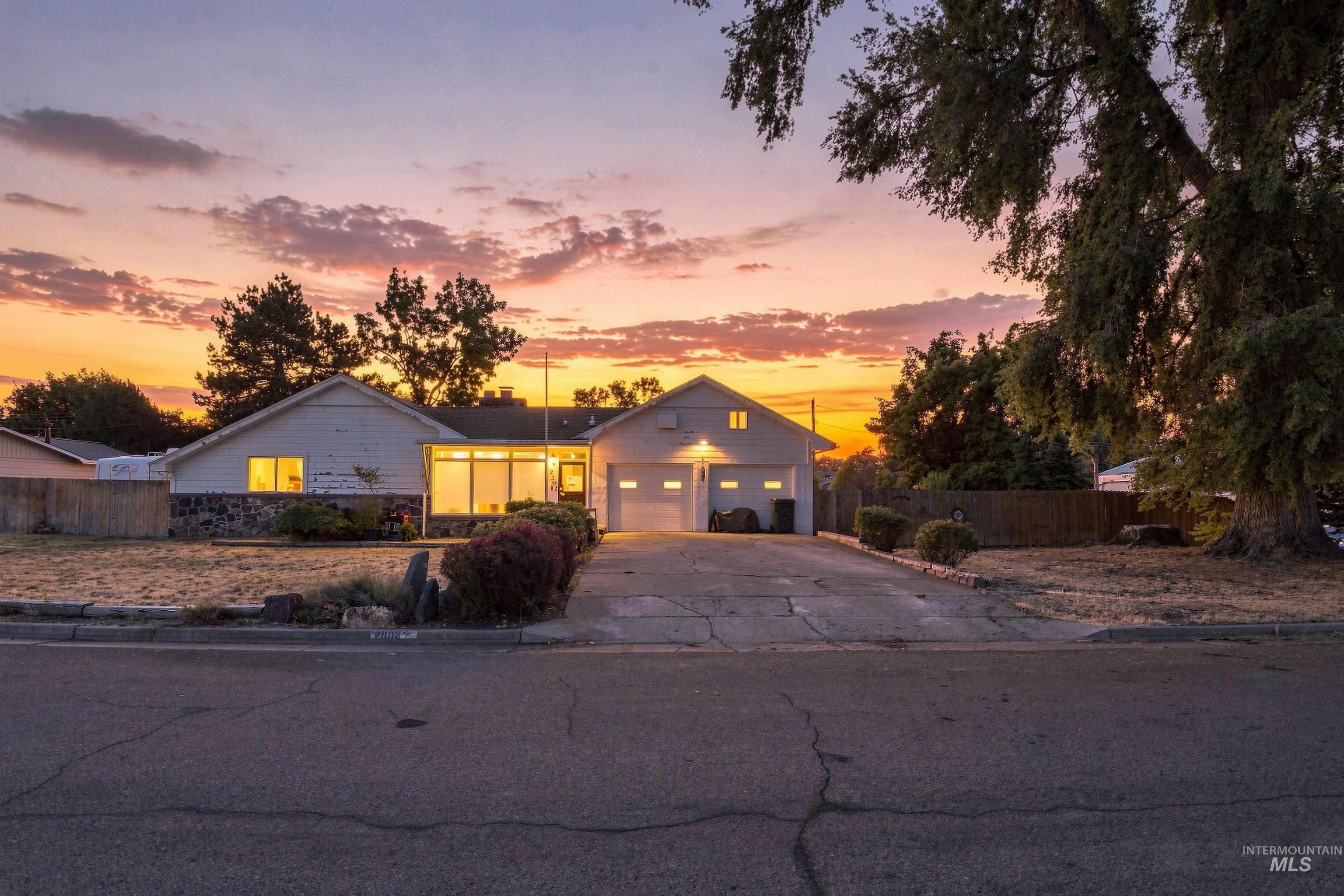2302 Cherry Street, Caldwell, Idaho 83605, 4 Bedrooms, 2 Bathrooms, Residential For Sale, Price $299,900,MLS 99000076