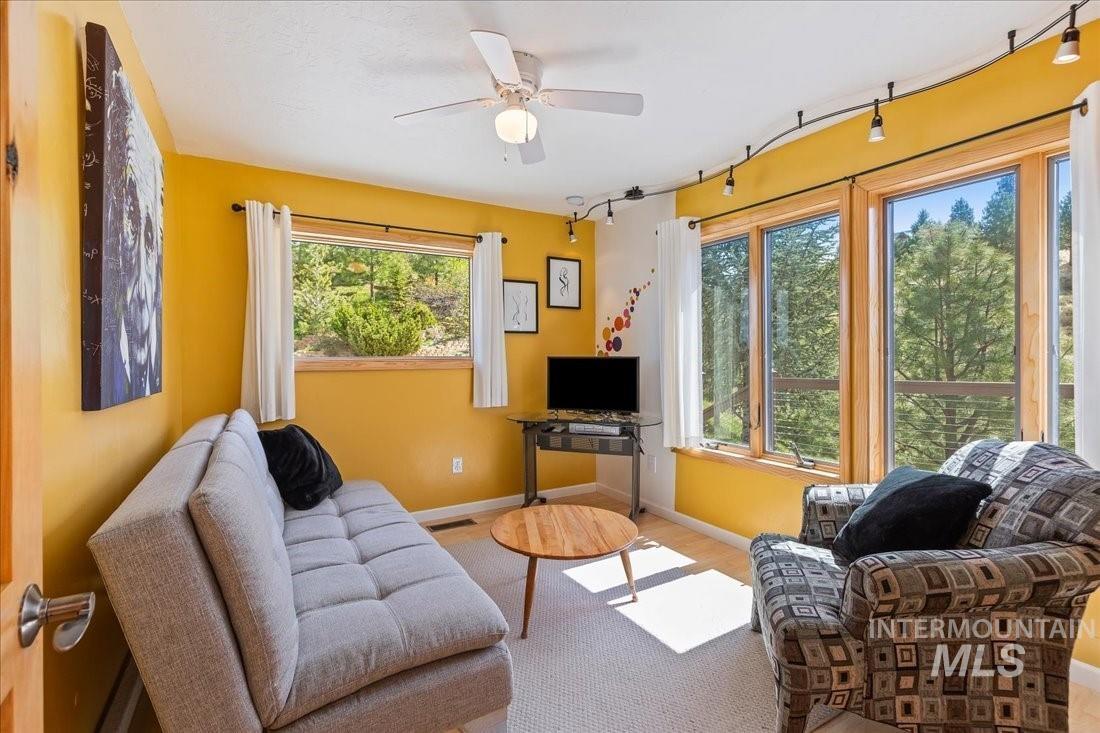 11 Deer Point Cir, Boise, Idaho 83716, 3 Bedrooms, 2 Bathrooms, Residential For Sale, Price $685,000,MLS 99000091