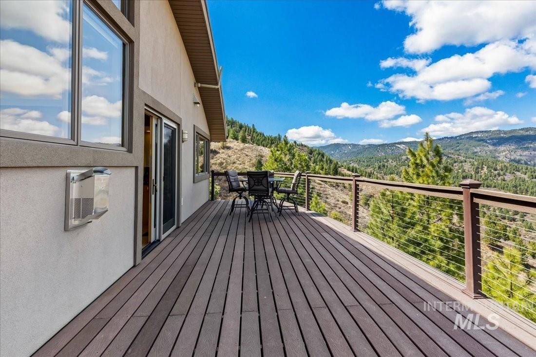 11 Deer Point Cir, Boise, Idaho 83716, 3 Bedrooms, 2 Bathrooms, Residential For Sale, Price $685,000,MLS 99000091