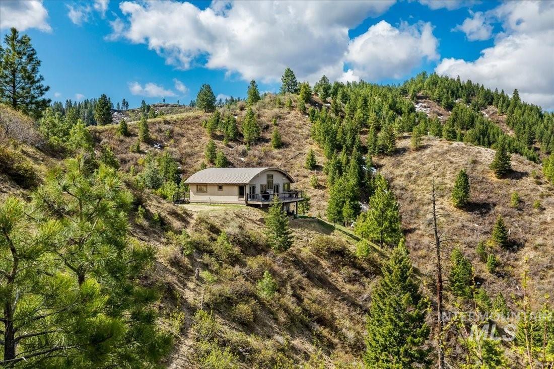11 Deer Point Cir, Boise, Idaho 83716, 3 Bedrooms, 2 Bathrooms, Residential For Sale, Price $685,000,MLS 99000091