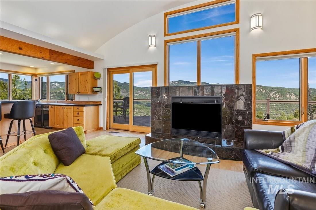 11 Deer Point Cir, Boise, Idaho 83716, 3 Bedrooms, 2 Bathrooms, Residential For Sale, Price $685,000,MLS 99000091