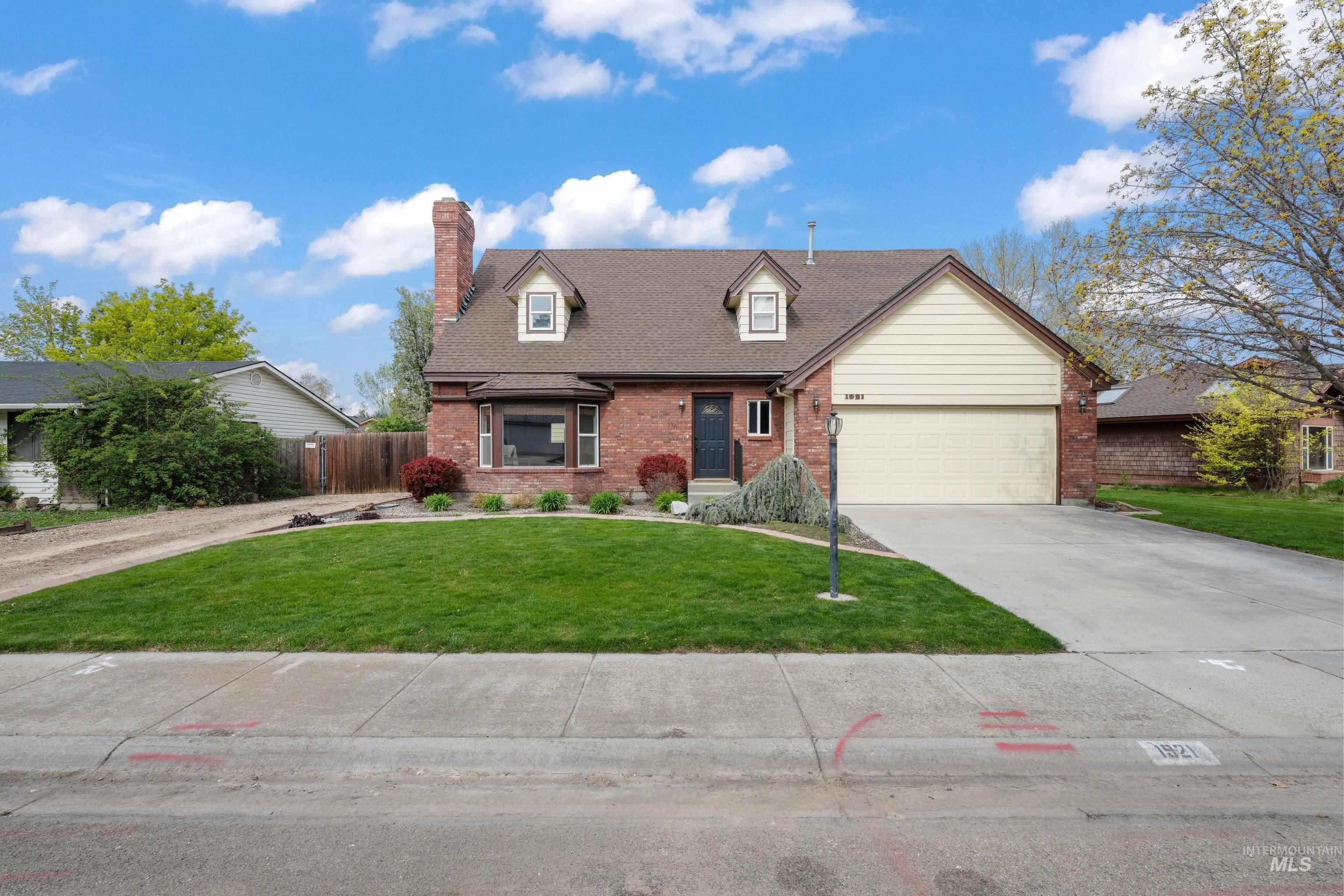 1921 N Incline Way, Meridian, Idaho 83646, 4 Bedrooms, 2.5 Bathrooms, Residential For Sale, Price $515,000,MLS 99000093