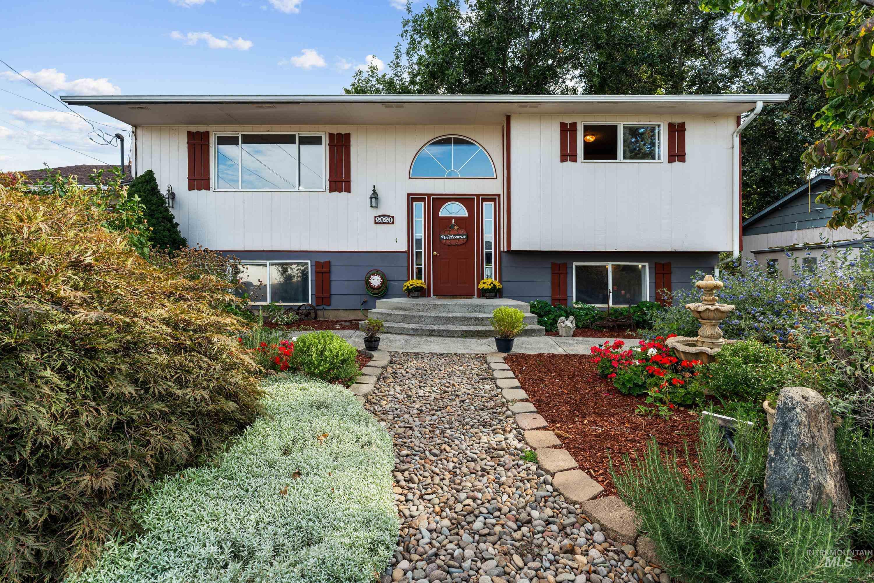 2020 Powers Ave, Lewiston, Idaho 83501, 4 Bedrooms, 2 Bathrooms, Residential For Sale, Price $399,990,MLS 99000095