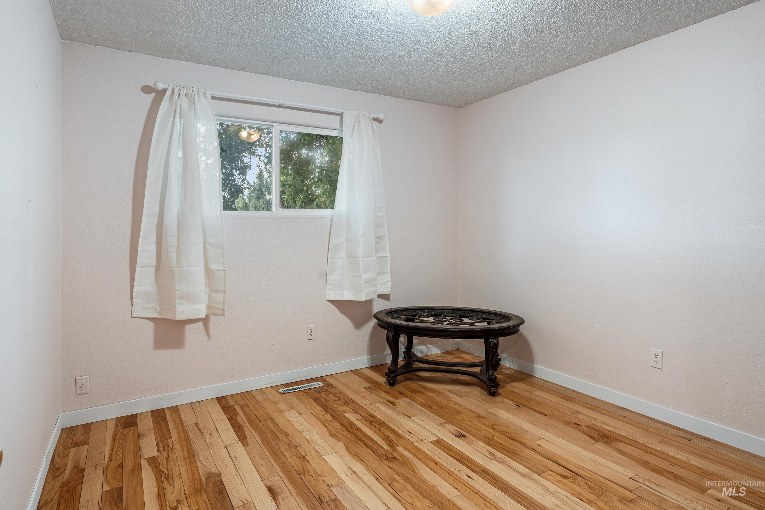 2020 Powers Ave, Lewiston, Idaho 83501, 4 Bedrooms, 2 Bathrooms, Residential For Sale, Price $399,990,MLS 99000095