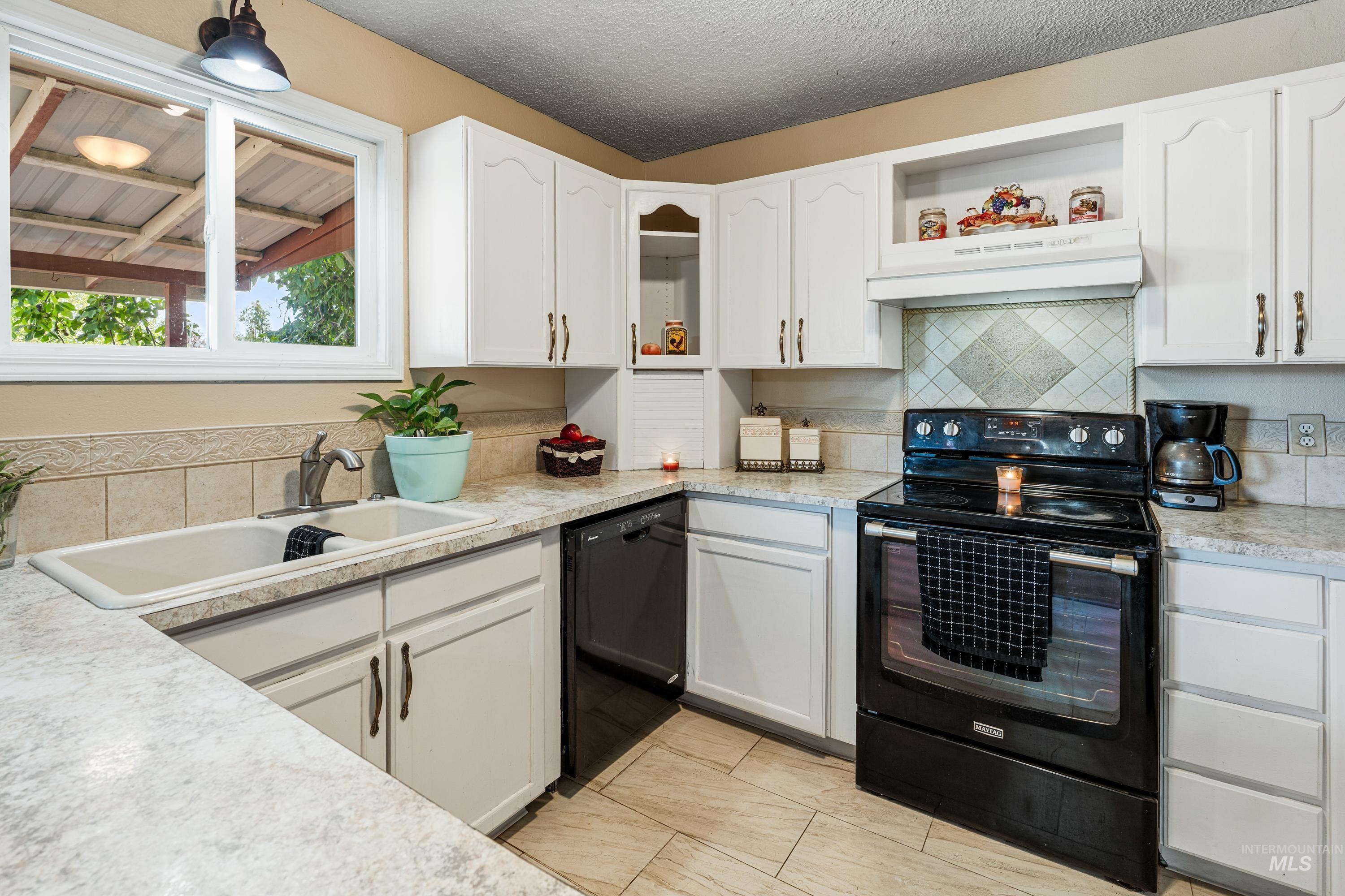 2020 Powers Ave, Lewiston, Idaho 83501, 4 Bedrooms, 2 Bathrooms, Residential For Sale, Price $399,990,MLS 99000095