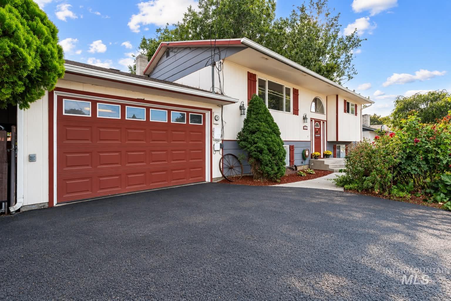 2020 Powers Ave, Lewiston, Idaho 83501, 4 Bedrooms, 2 Bathrooms, Residential For Sale, Price $399,990,MLS 99000095