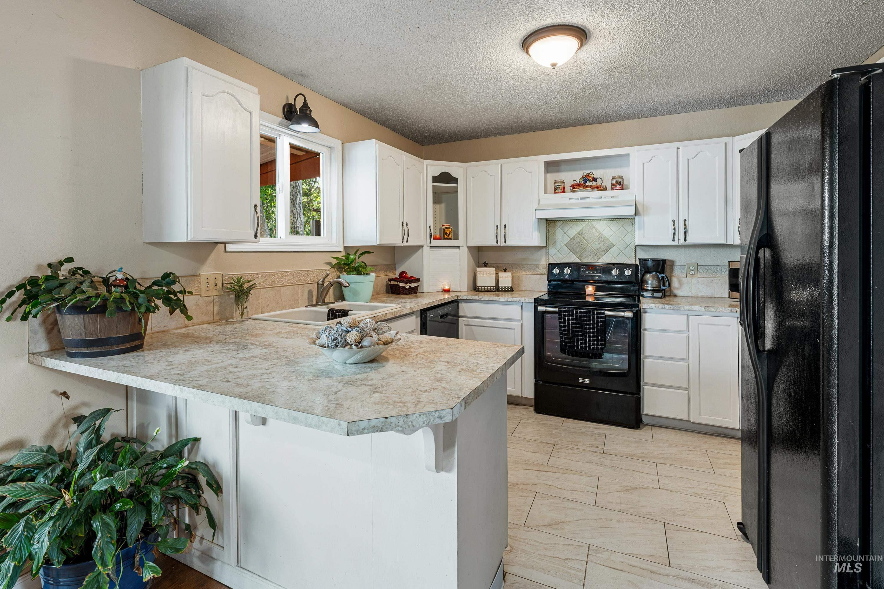 2020 Powers Ave, Lewiston, Idaho 83501, 4 Bedrooms, 2 Bathrooms, Residential For Sale, Price $399,990,MLS 99000095