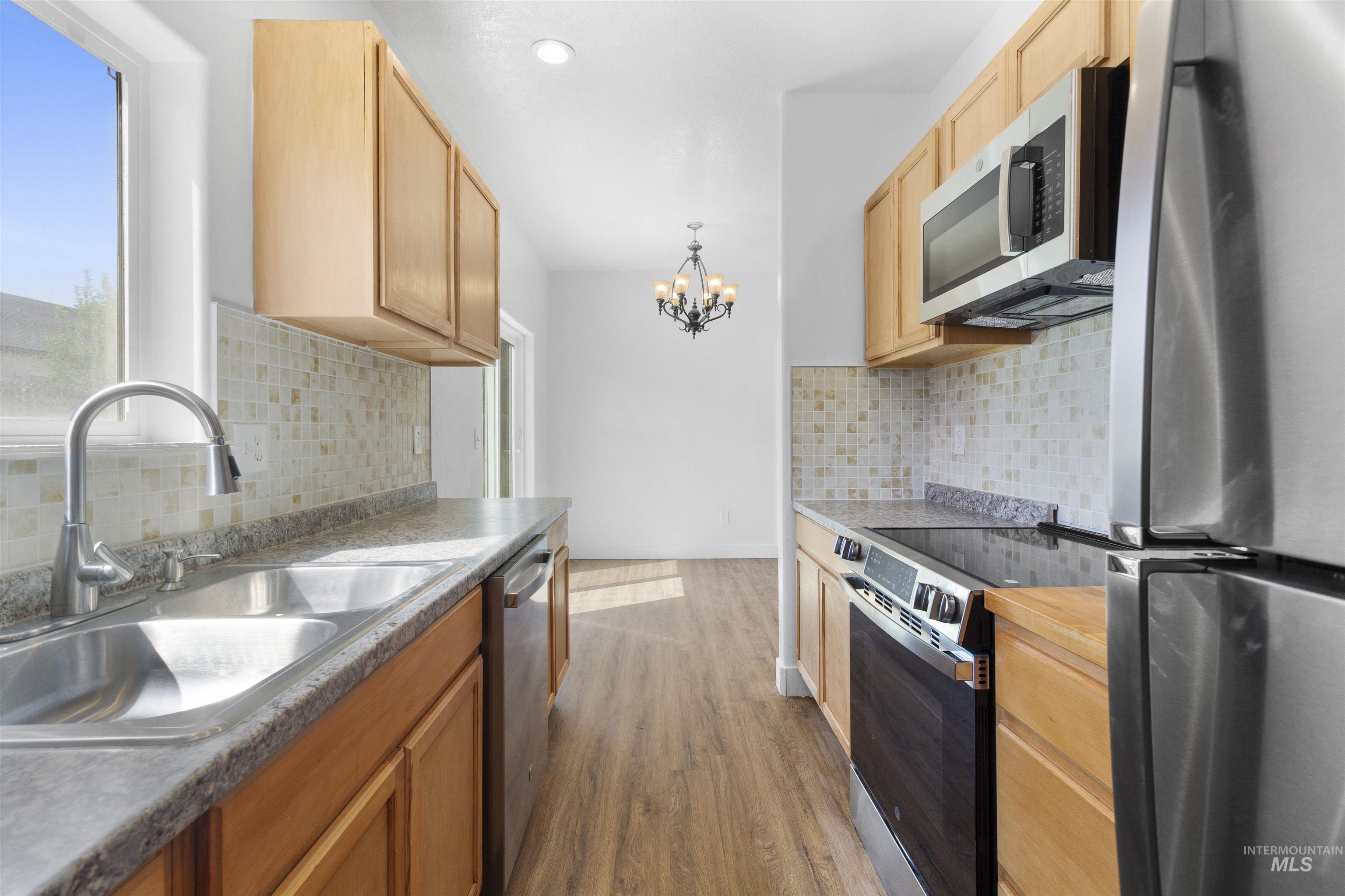 925 22nd Ave East, Jerome, Idaho 83338, 3 Bedrooms, 2 Bathrooms, Residential For Sale, Price $325,000,MLS 99000097