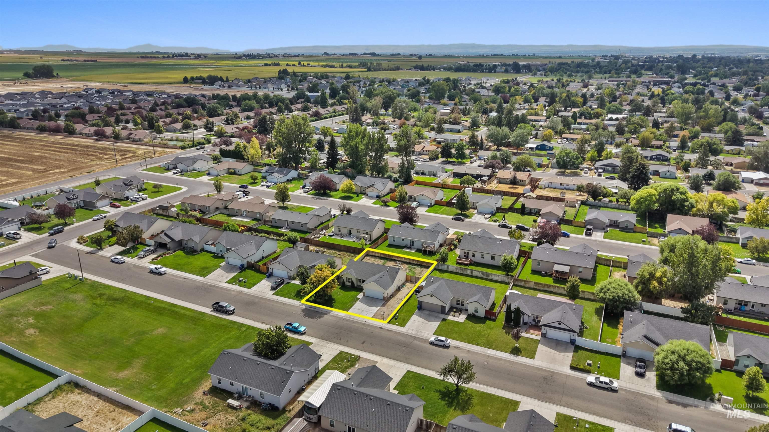 925 22nd Ave East, Jerome, Idaho 83338, 3 Bedrooms, 2 Bathrooms, Residential For Sale, Price $325,000,MLS 99000097