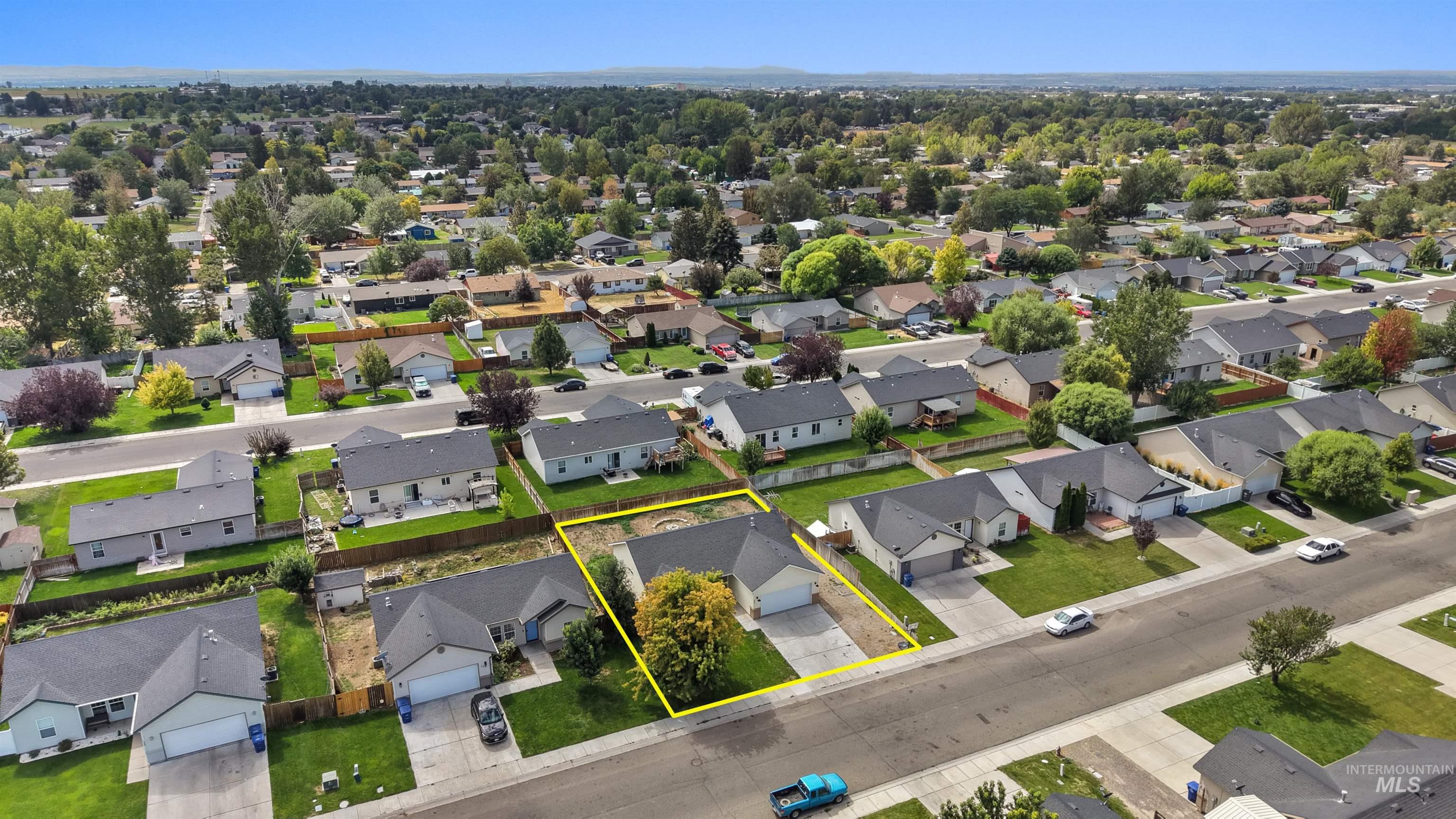 925 22nd Ave East, Jerome, Idaho 83338, 3 Bedrooms, 2 Bathrooms, Residential For Sale, Price $325,000,MLS 99000097
